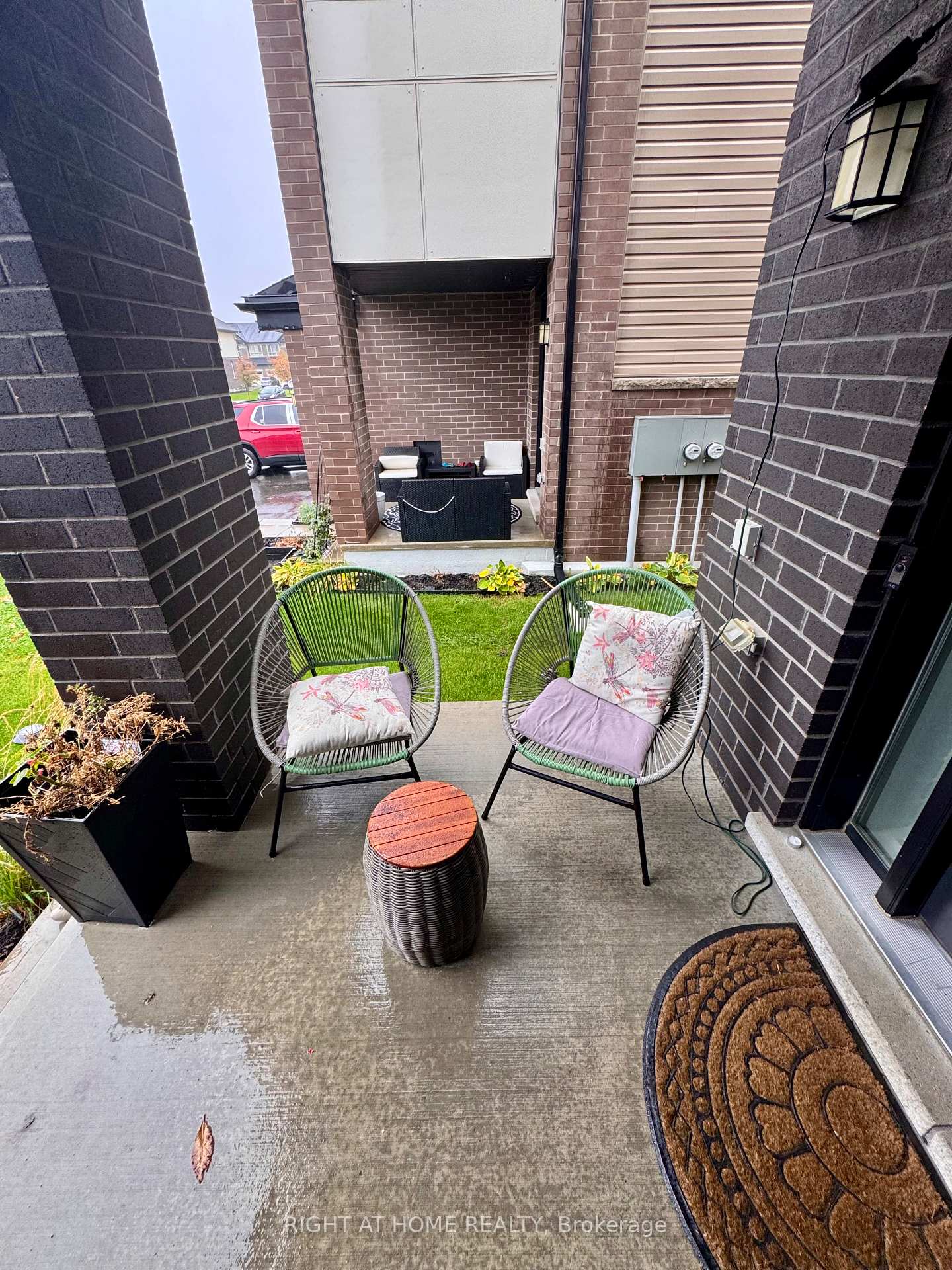 Photo 2 of 23 Plank Street, Ottawa, Kanata - Emerald Meadows/Trailwest — HOMEH