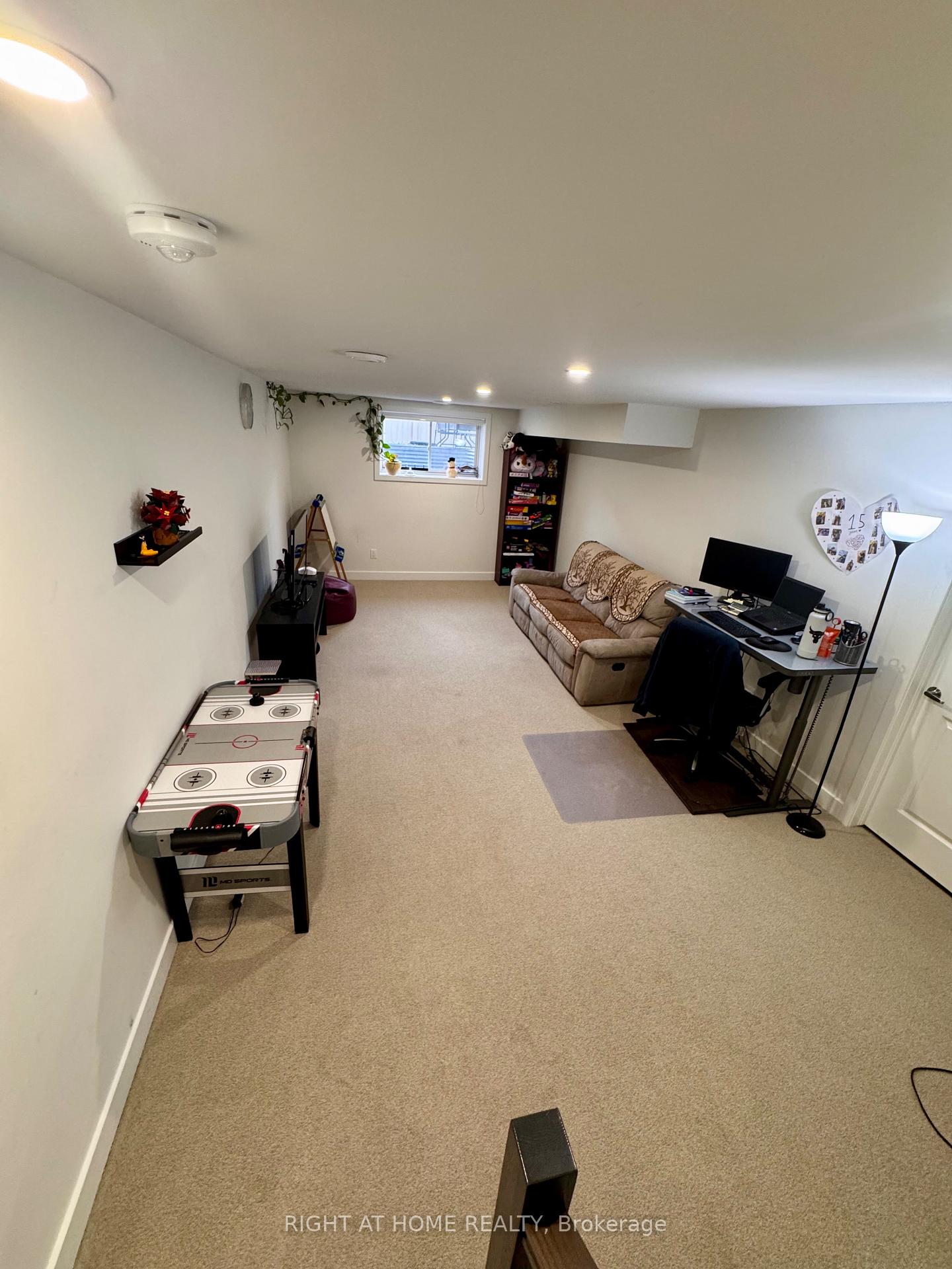 Photo 23 of 23 Plank Street, Ottawa, Kanata - Emerald Meadows/Trailwest — HOMEH