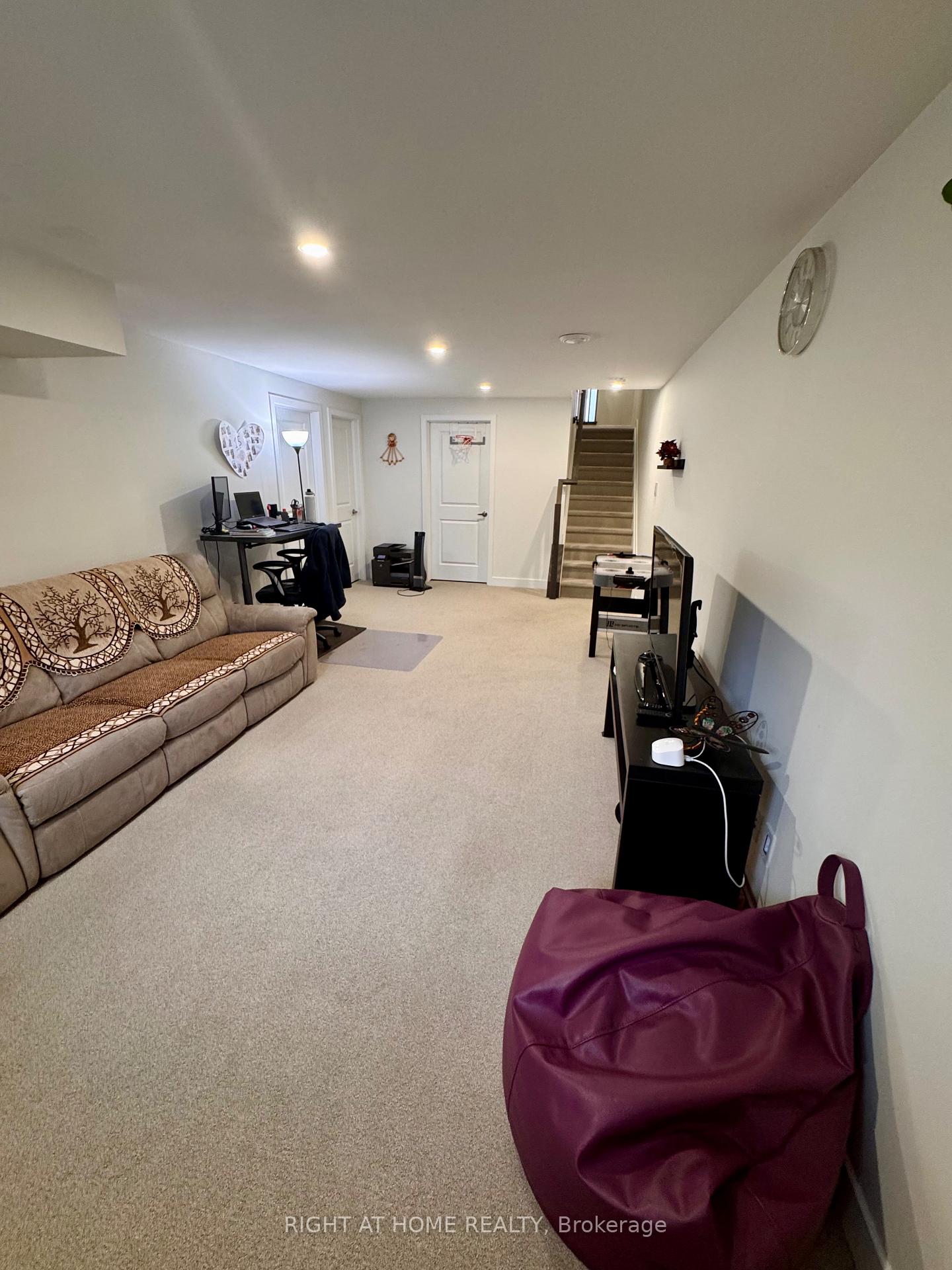 Photo 24 of 23 Plank Street, Ottawa, Kanata - Emerald Meadows/Trailwest — HOMEH