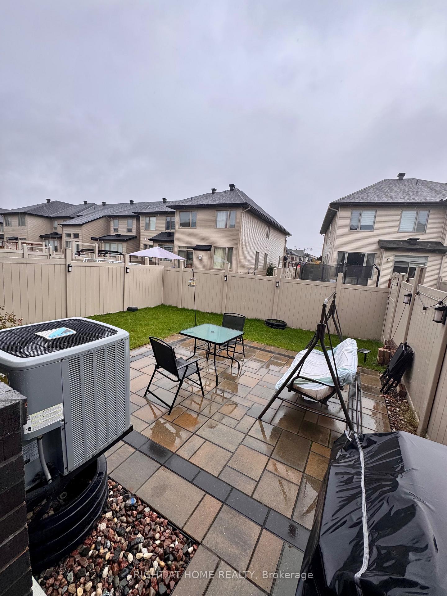 Photo 25 of 23 Plank Street, Ottawa, Kanata - Emerald Meadows/Trailwest — HOMEH