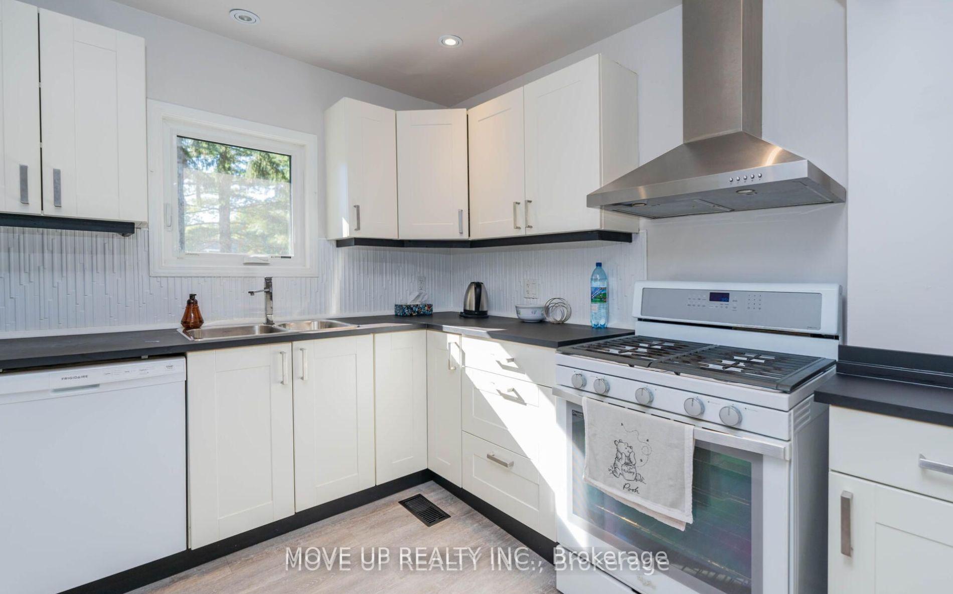 Photo 11 of 773 Florence Road, Innisfil, Alcona — HOMEH