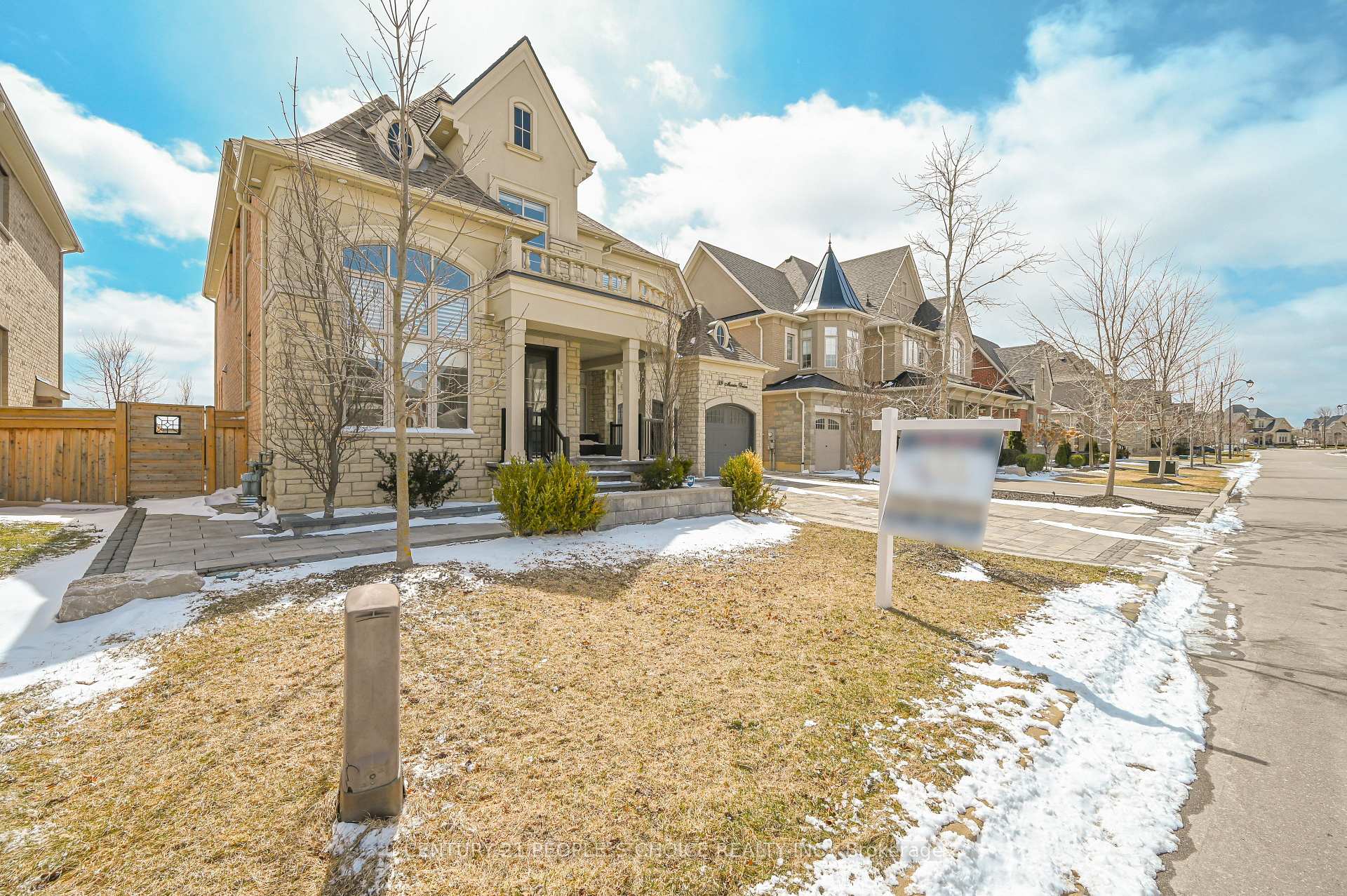 Photo 3 of 39 Munsie Drive, King, Nobleton — HOMEH
