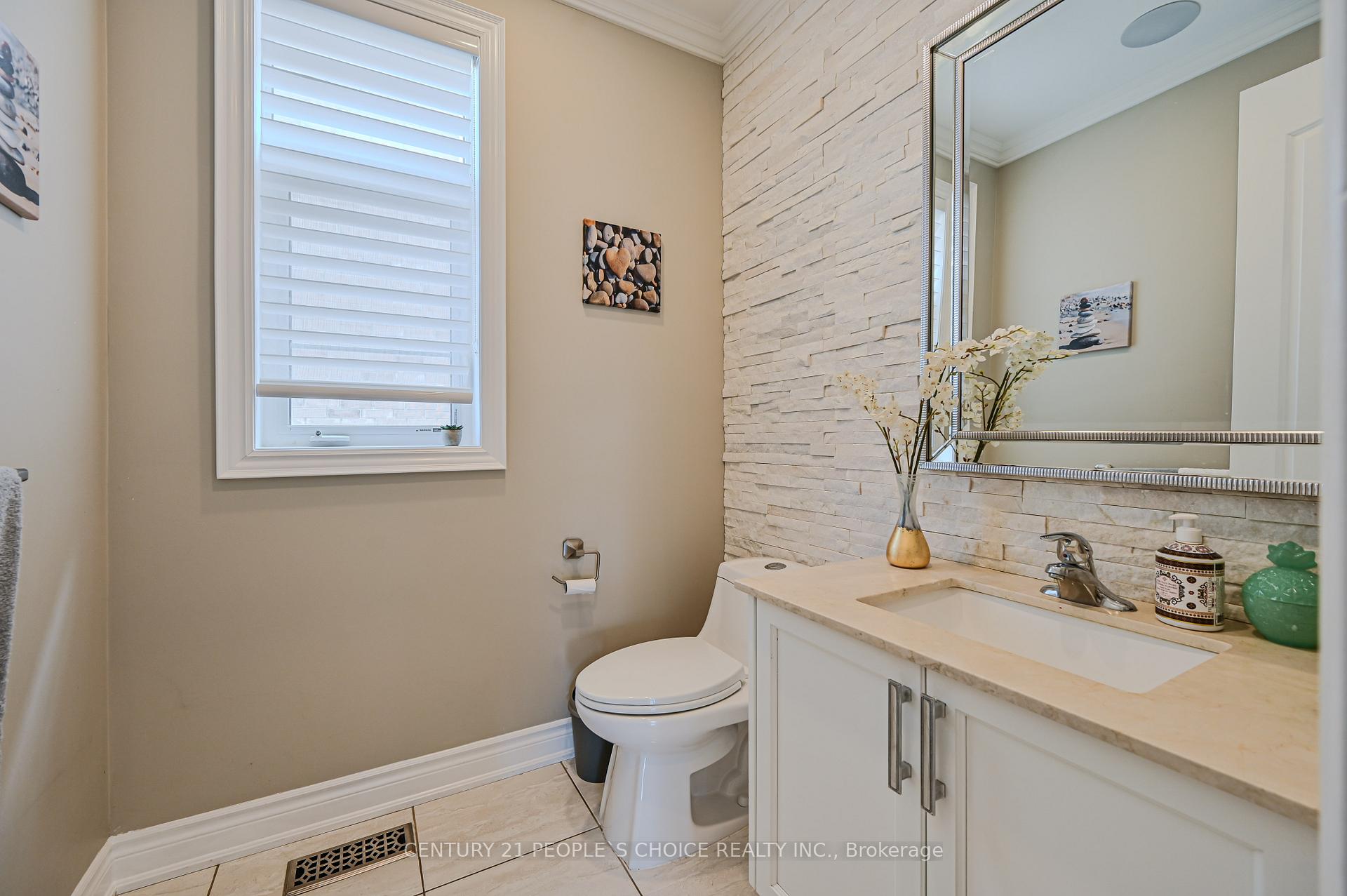 Photo 20 of 39 Munsie Drive, King, Nobleton — HOMEH