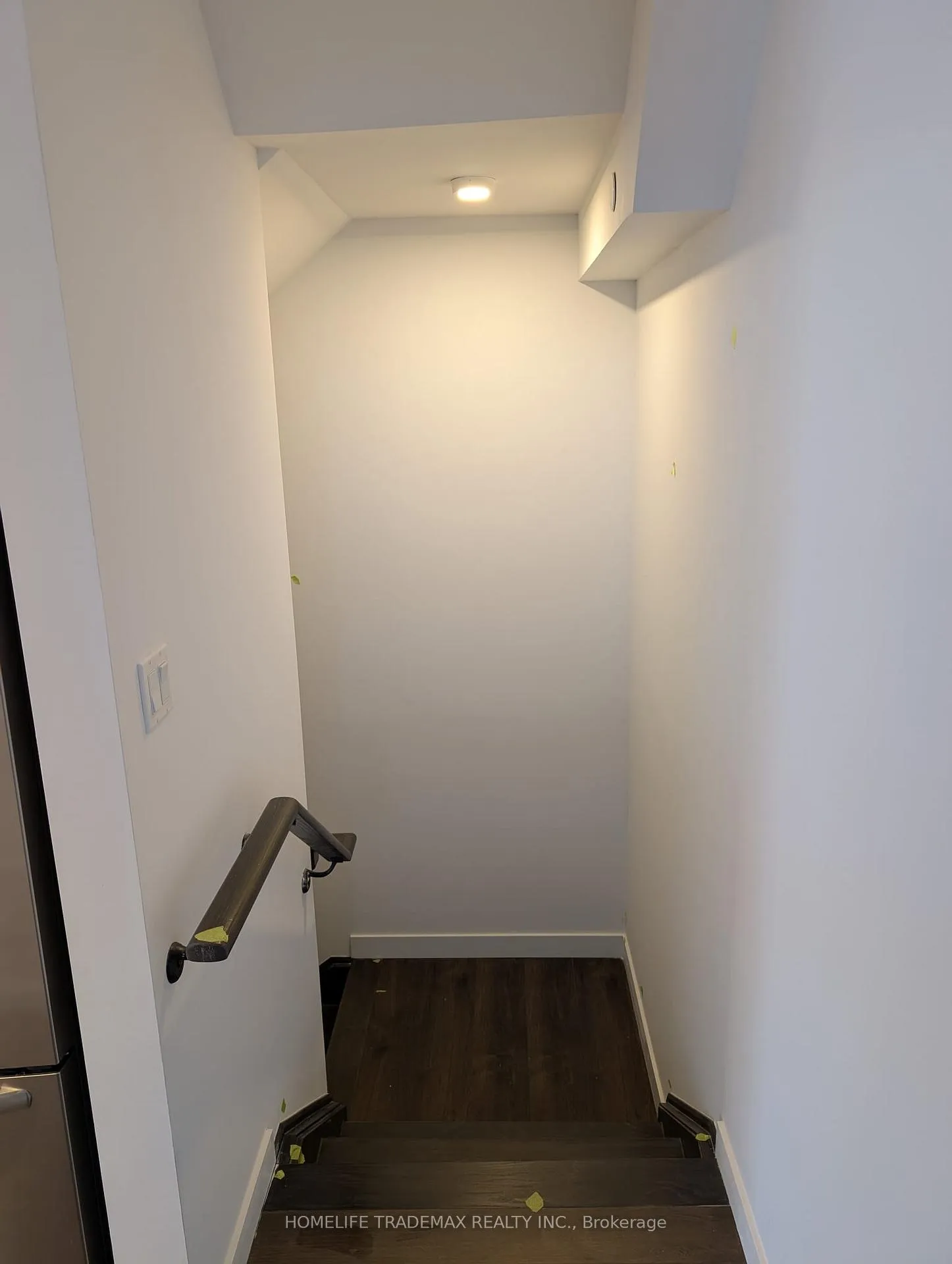 Photo 9 of Unit 11, 30 Markdale Lane, Markham, Middlefield — HOMEH