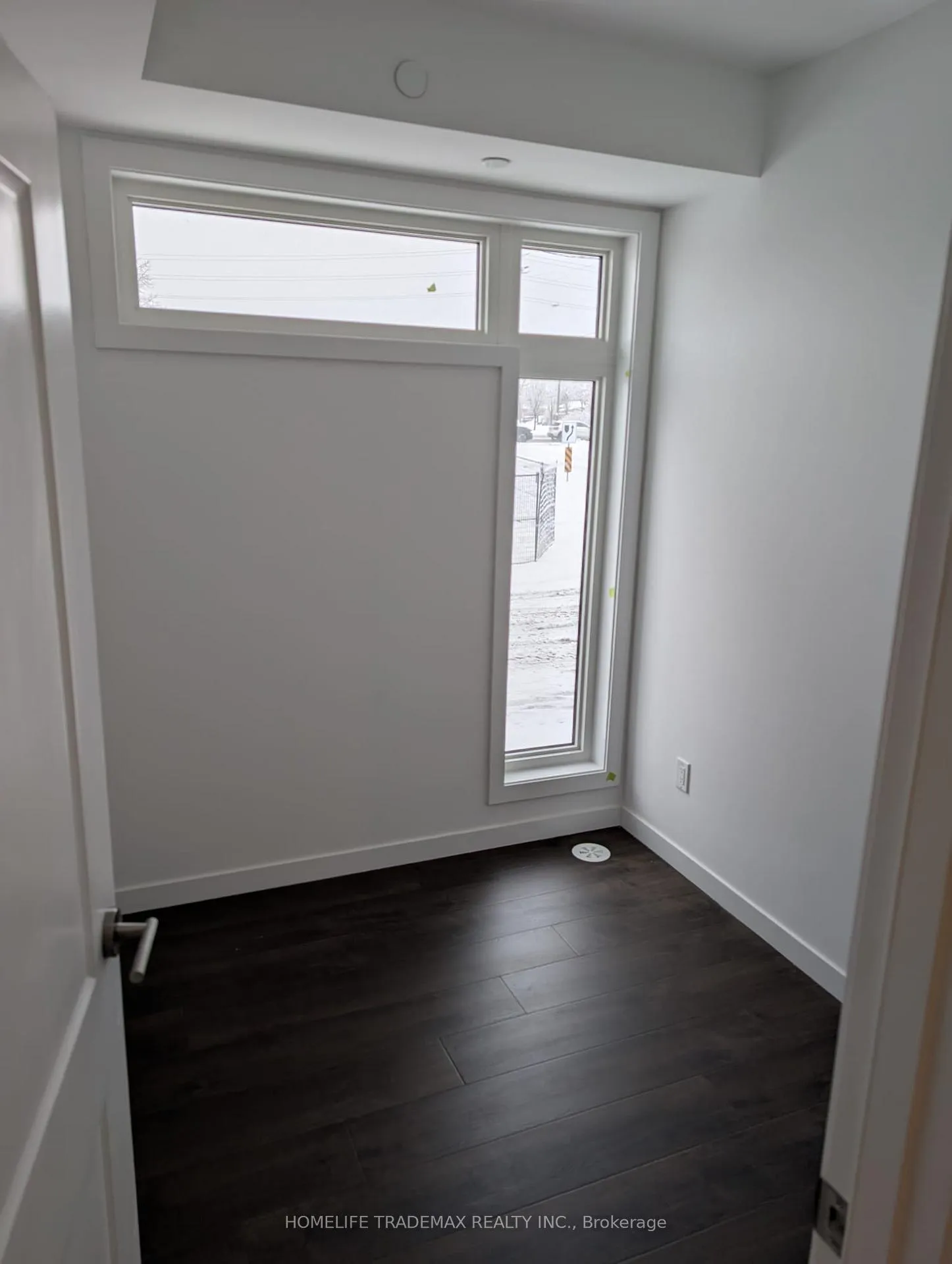 Photo 11 of Unit 11, 30 Markdale Lane, Markham, Middlefield — HOMEH