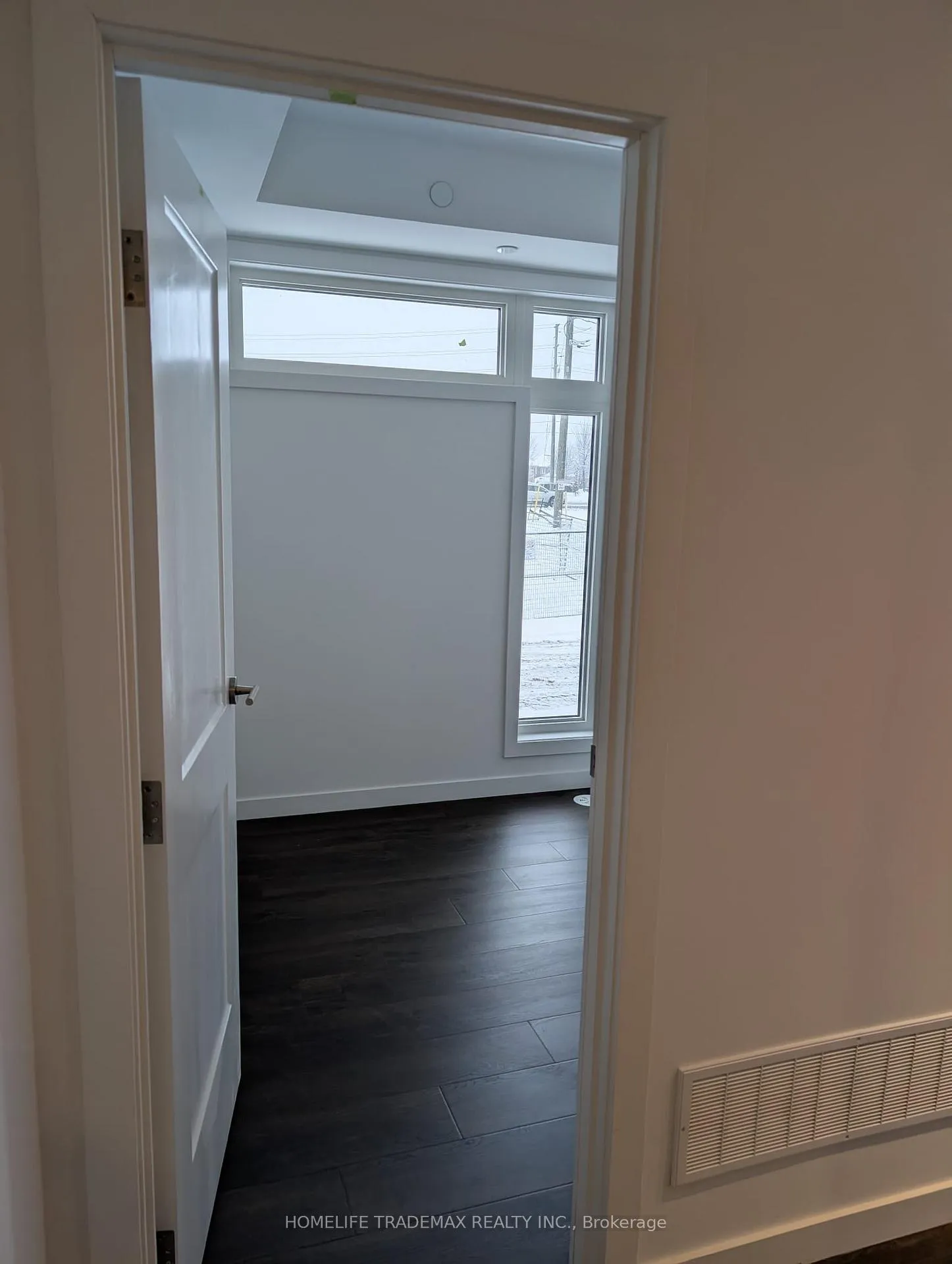 Photo 12 of Unit 11, 30 Markdale Lane, Markham, Middlefield — HOMEH