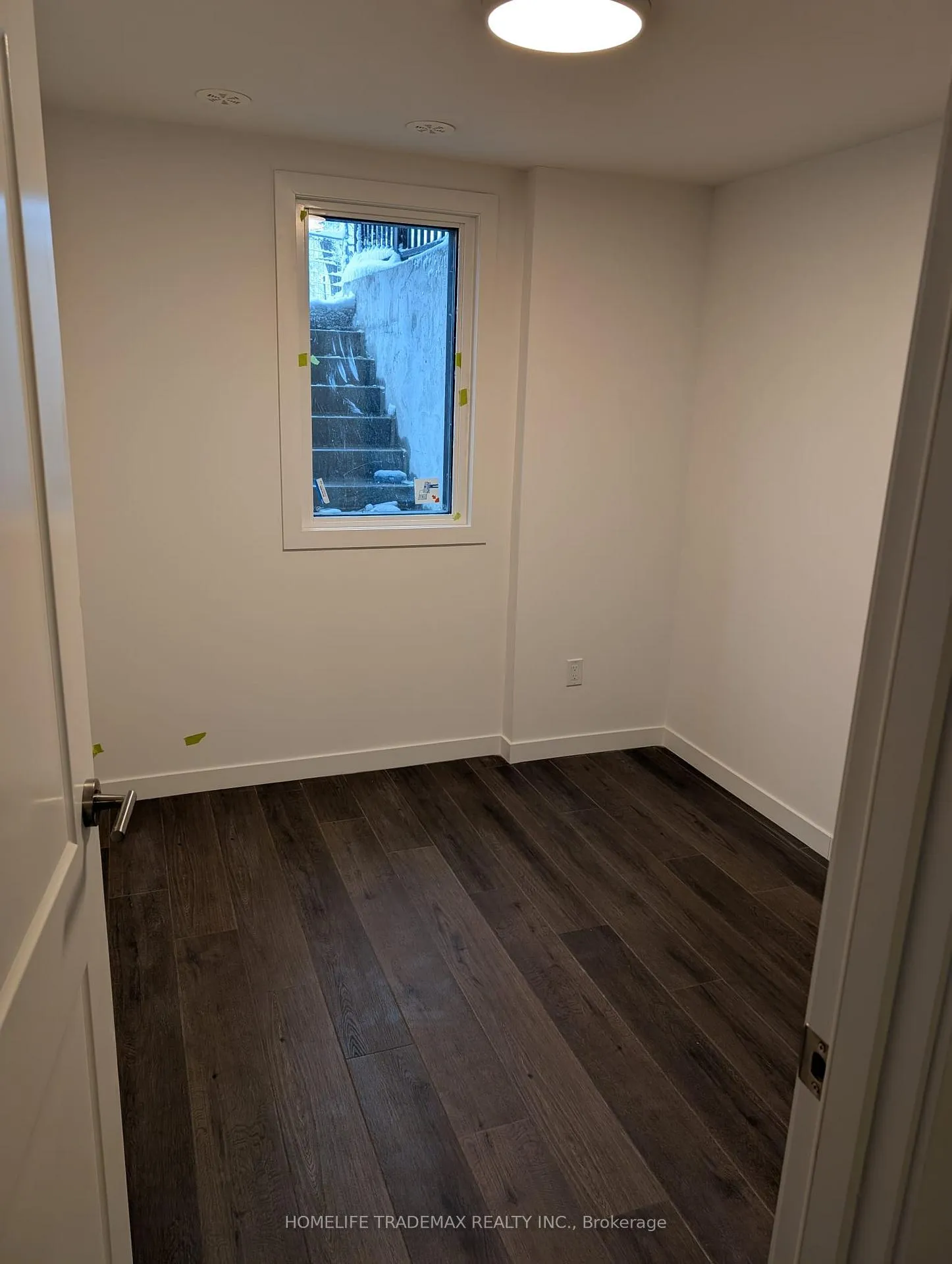 Photo 13 of Unit 11, 30 Markdale Lane, Markham, Middlefield — HOMEH