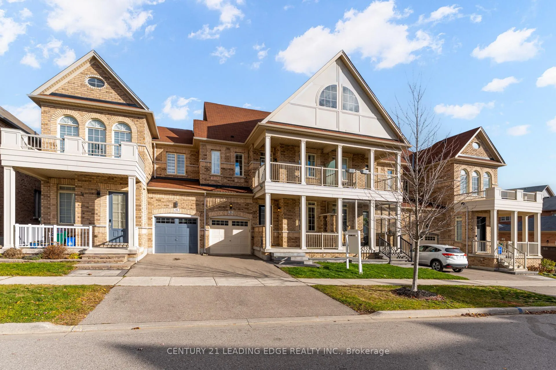 Photo 2 of 9 Aksel Rinck Drive, Markham, Berczy — HOMEH