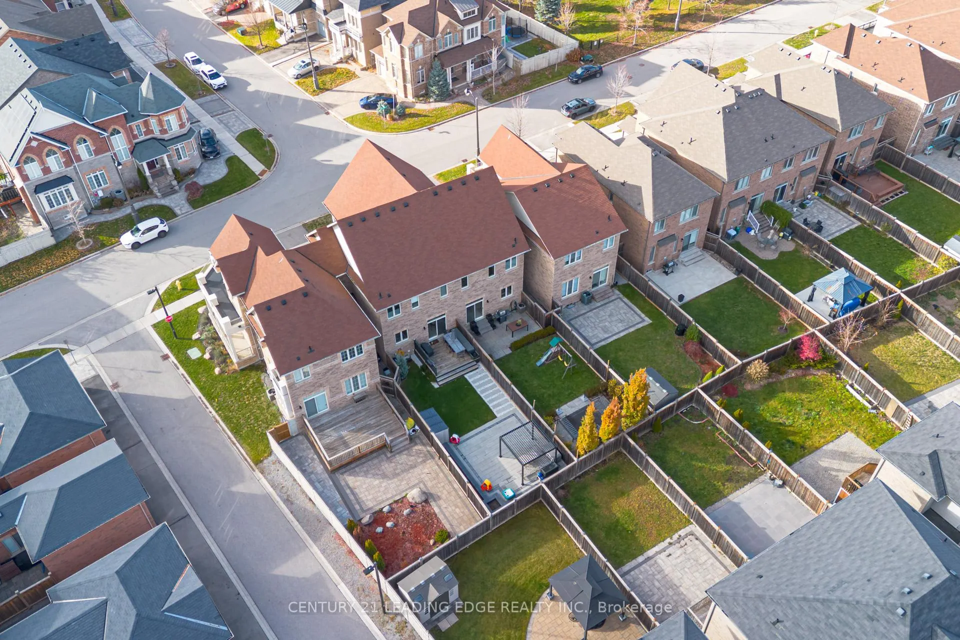 Photo 6 of 9 Aksel Rinck Drive, Markham, Berczy — HOMEH