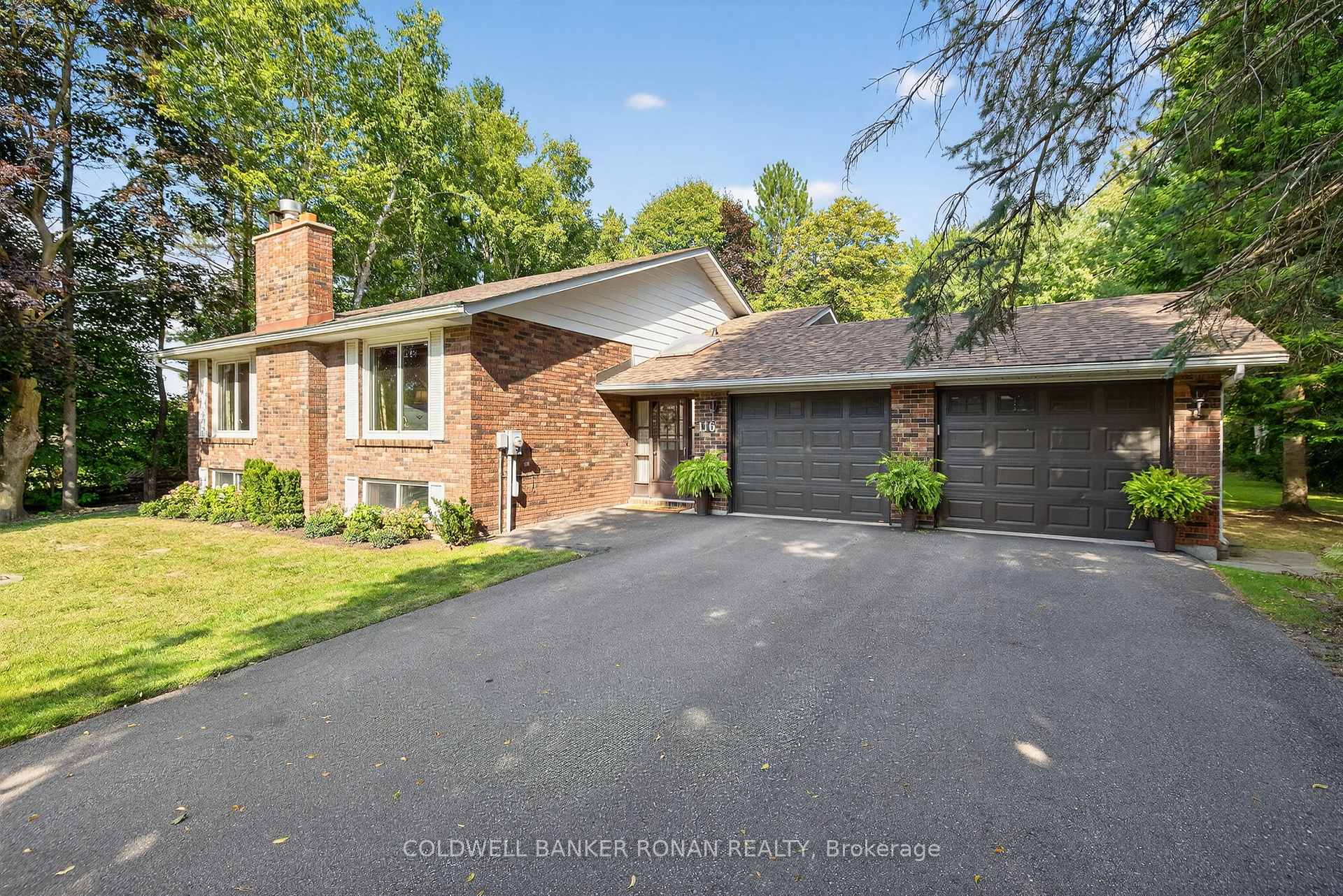 Photo 4 of 116 Armstrong Crescent, King, Pottageville — HOMEH