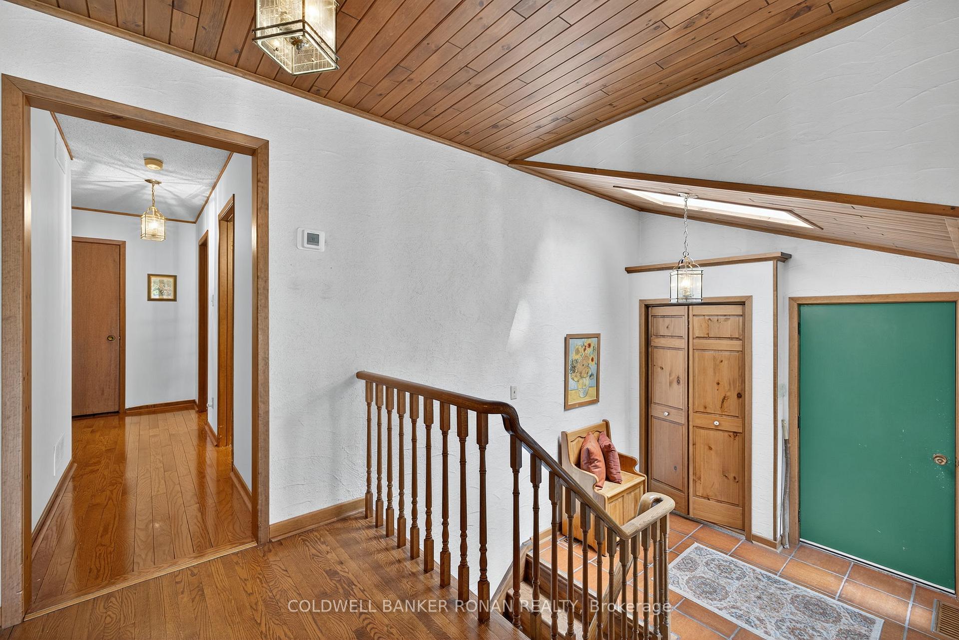 Photo 7 of 116 Armstrong Crescent, King, Pottageville — HOMEH