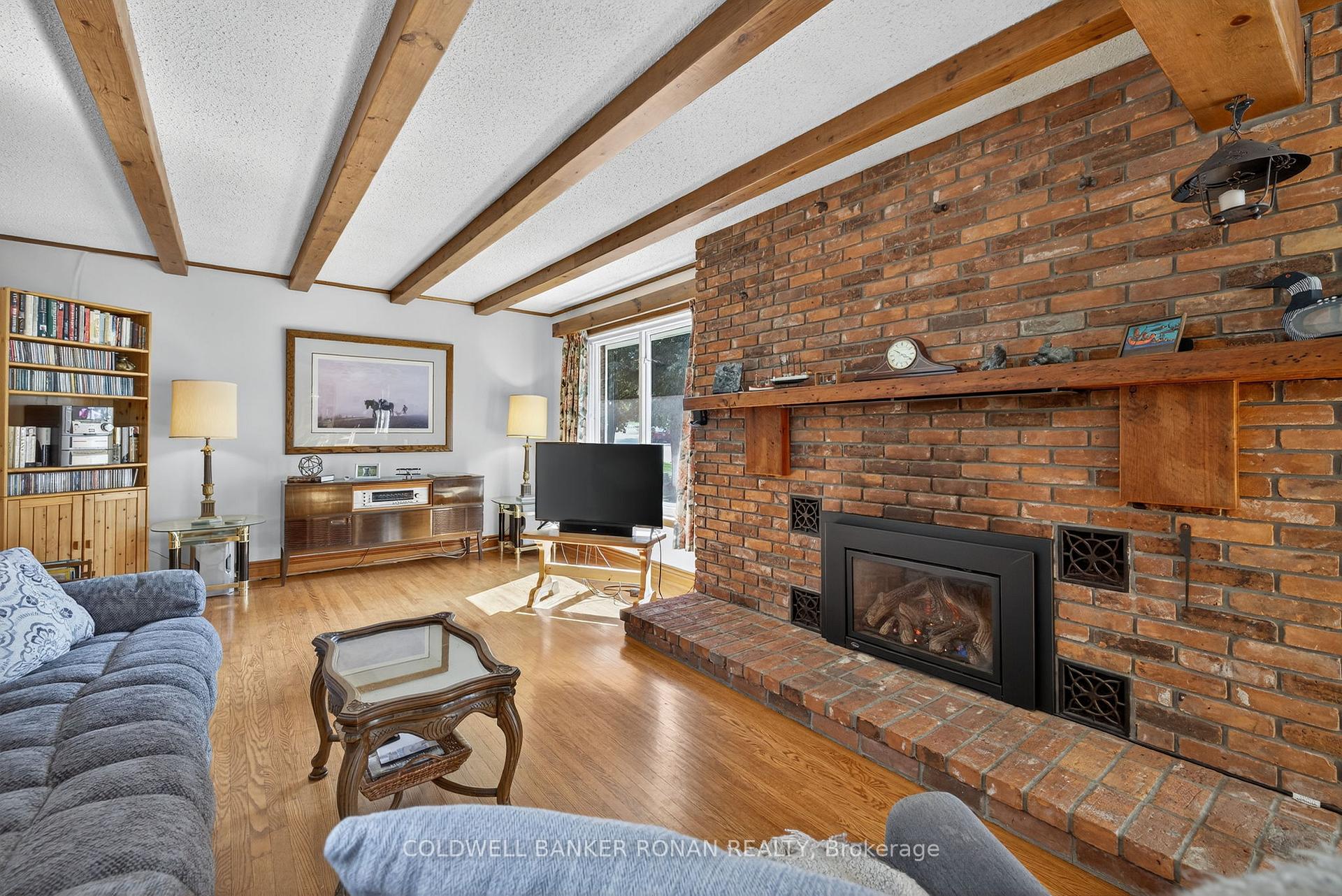 Photo 11 of 116 Armstrong Crescent, King, Pottageville — HOMEH
