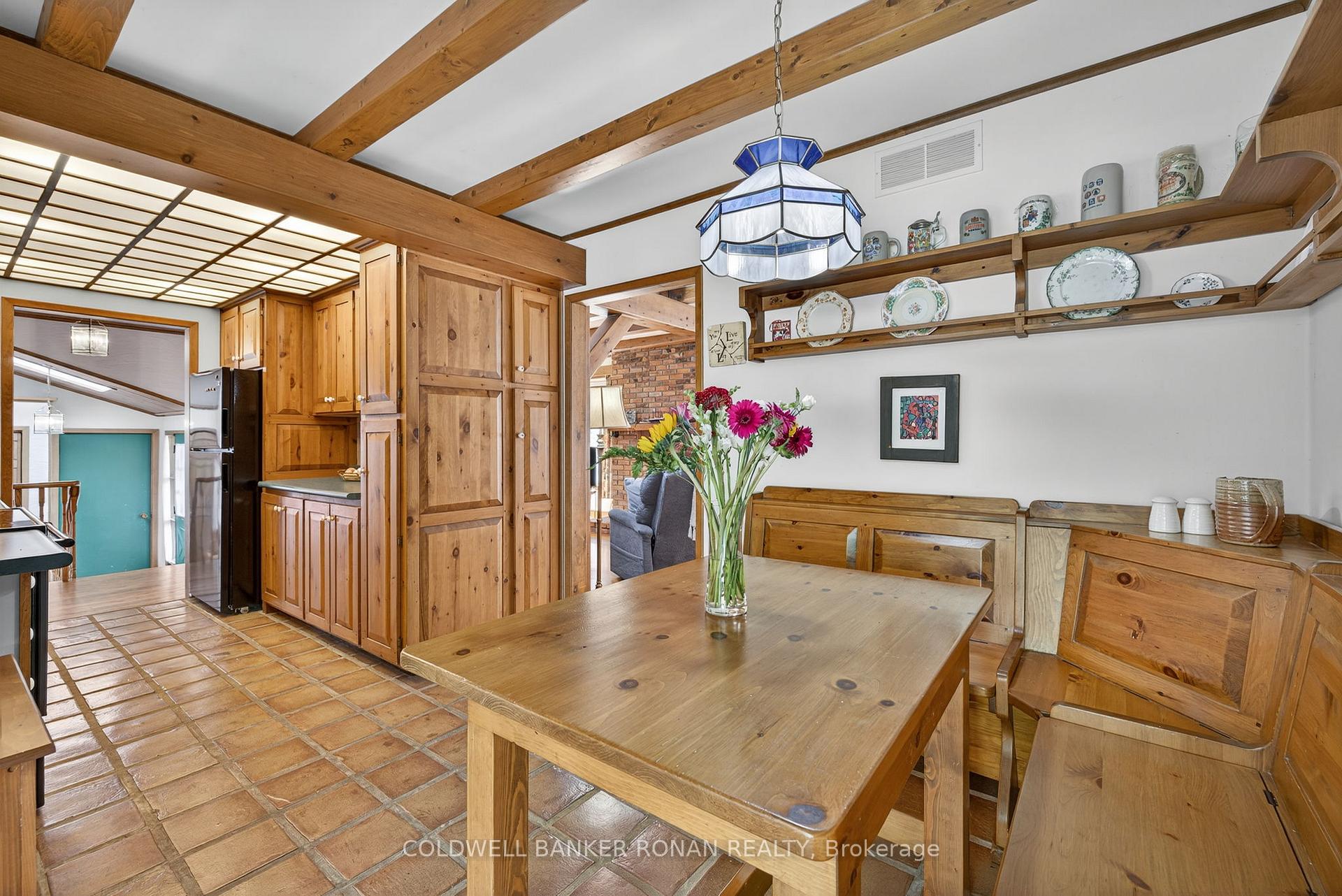 Photo 14 of 116 Armstrong Crescent, King, Pottageville — HOMEH