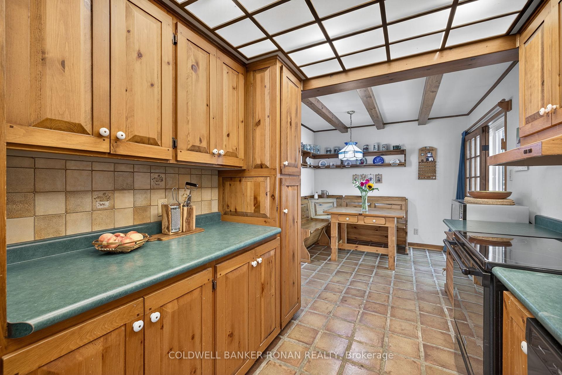 Photo 16 of 116 Armstrong Crescent, King, Pottageville — HOMEH