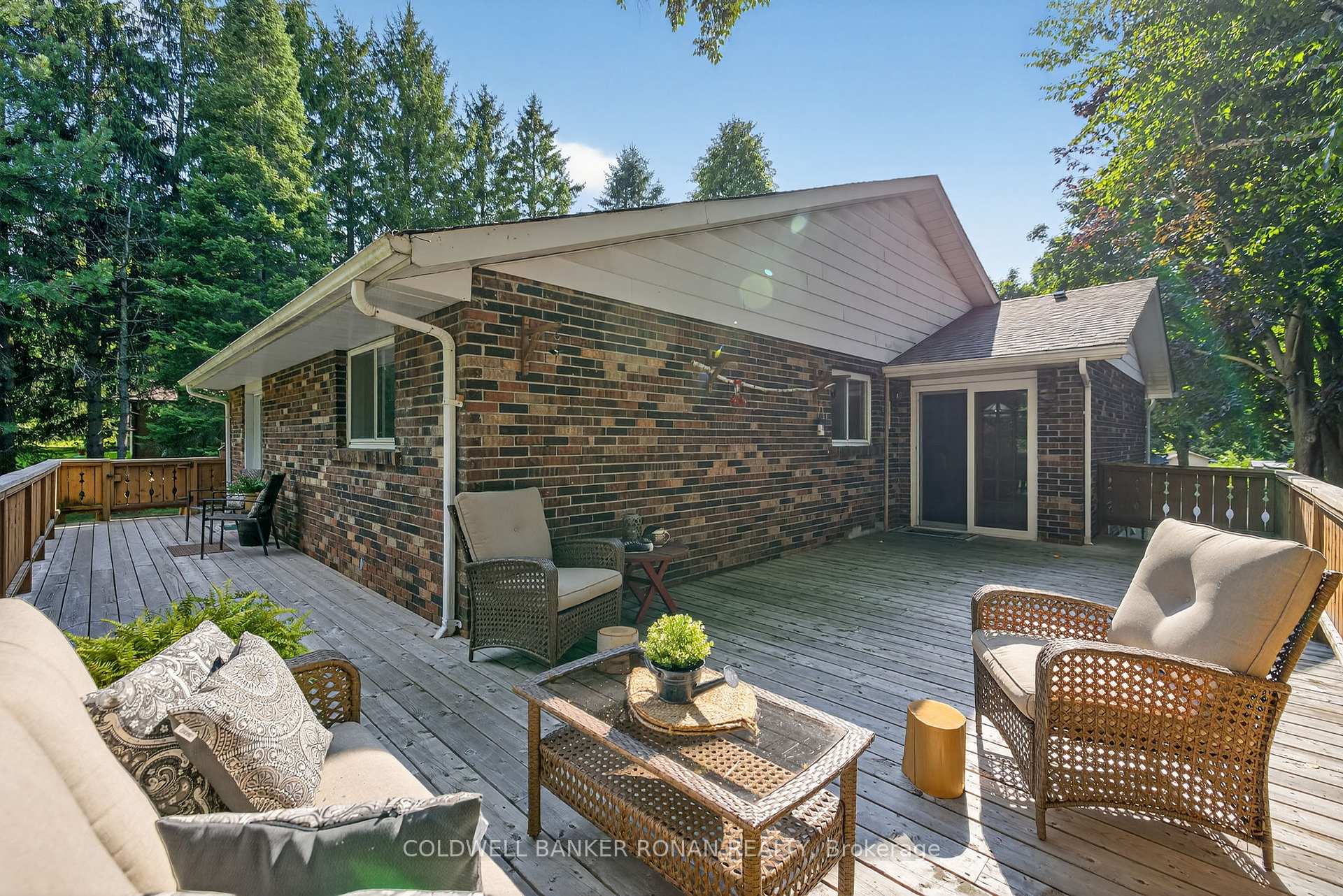 Photo 20 of 116 Armstrong Crescent, King, Pottageville — HOMEH