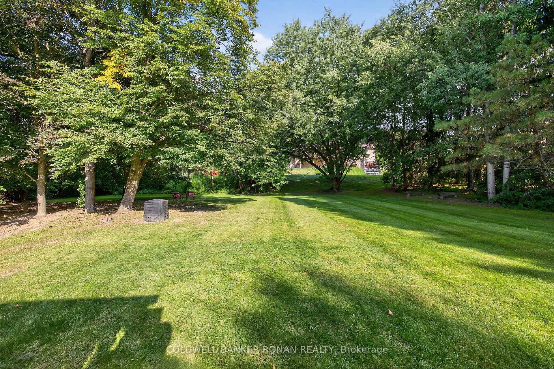 Photo 42 of 116 Armstrong Crescent, King, Pottageville — HOMEH