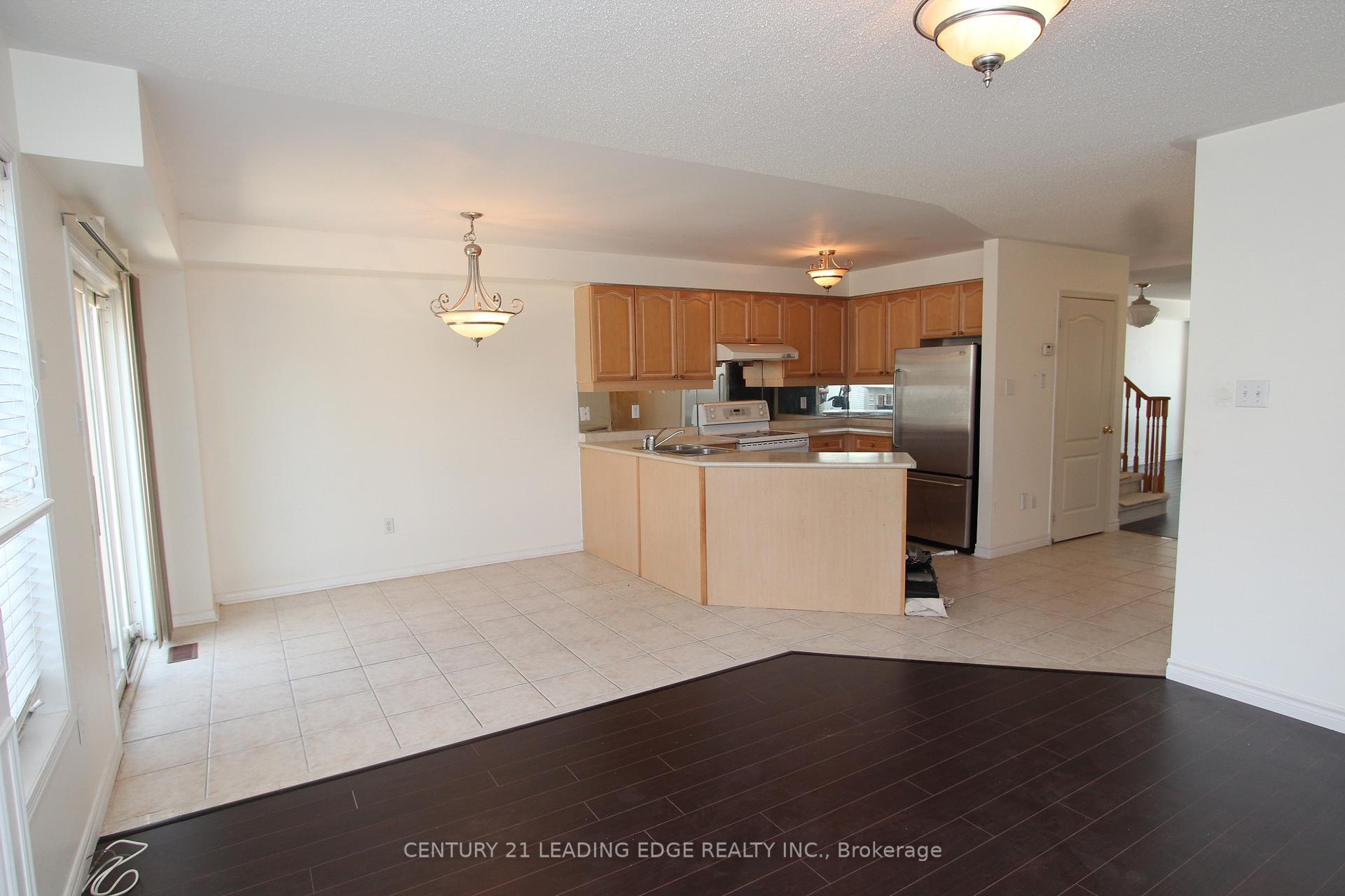 Photo 5 of 308 Castlemore Avenue, Markham, Berczy — HOMEH