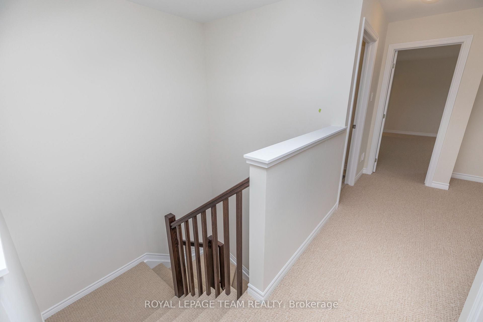 Photo 22 of 21 Rookie Crescent, Ottawa, Kanata - Emerald Meadows/Trailwest — HOMEH
