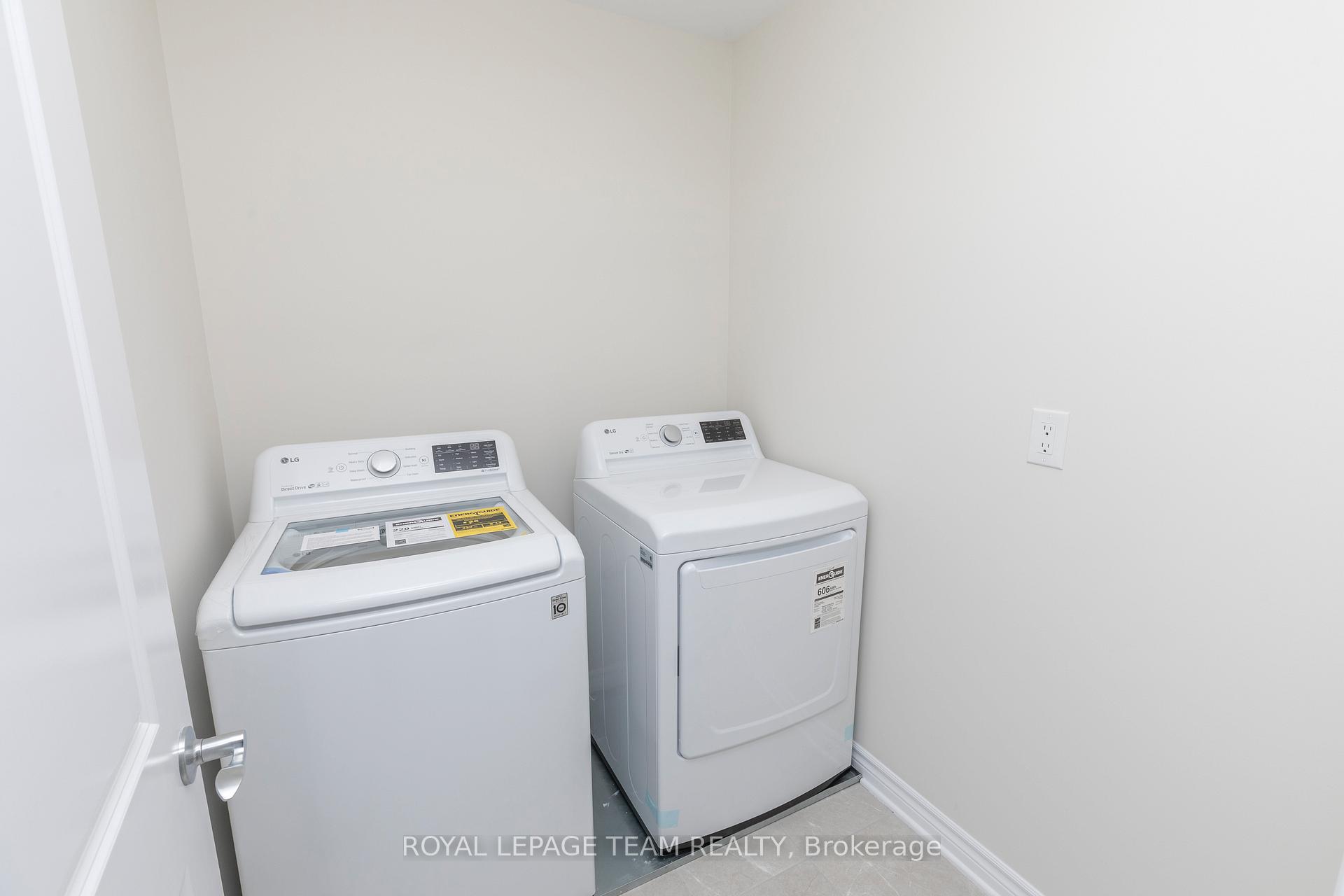 Photo 25 of 21 Rookie Crescent, Ottawa, Kanata - Emerald Meadows/Trailwest — HOMEH
