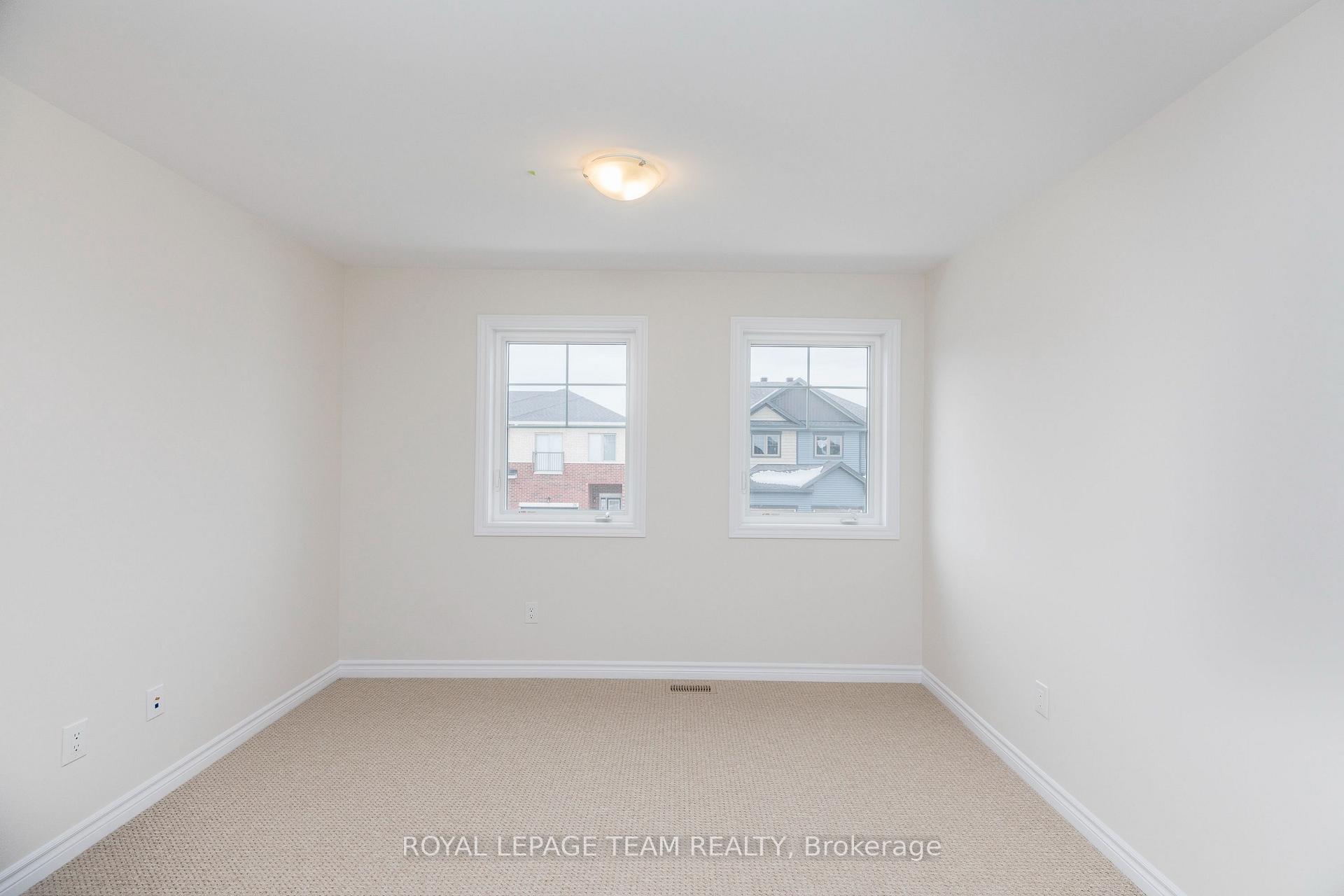 Photo 32 of 21 Rookie Crescent, Ottawa, Kanata - Emerald Meadows/Trailwest — HOMEH