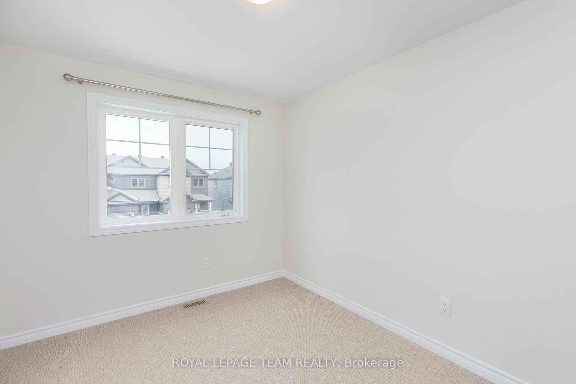 Photo 35 of 21 Rookie Crescent, Ottawa, Kanata - Emerald Meadows/Trailwest — HOMEH