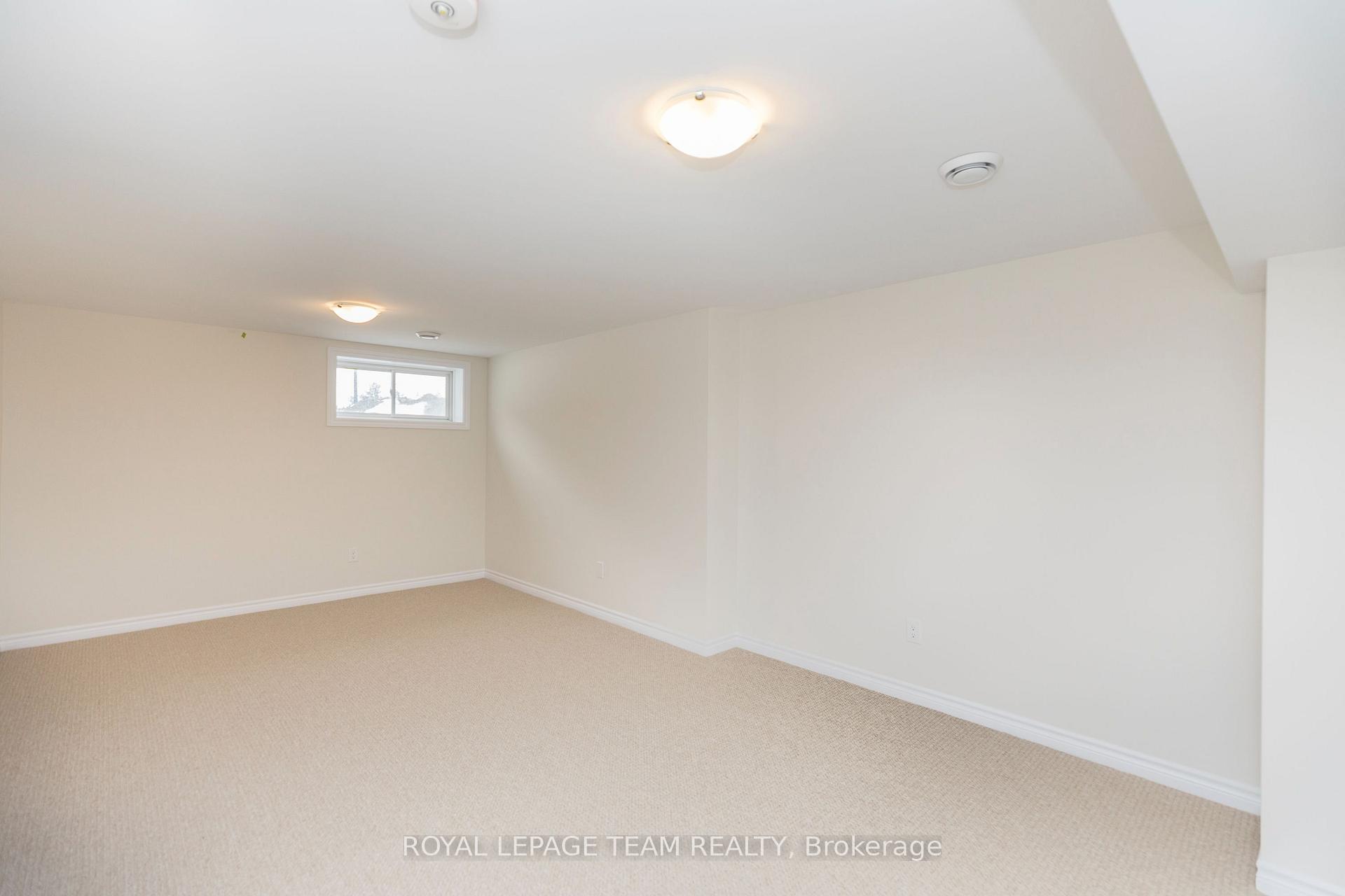 Photo 41 of 21 Rookie Crescent, Ottawa, Kanata - Emerald Meadows/Trailwest — HOMEH