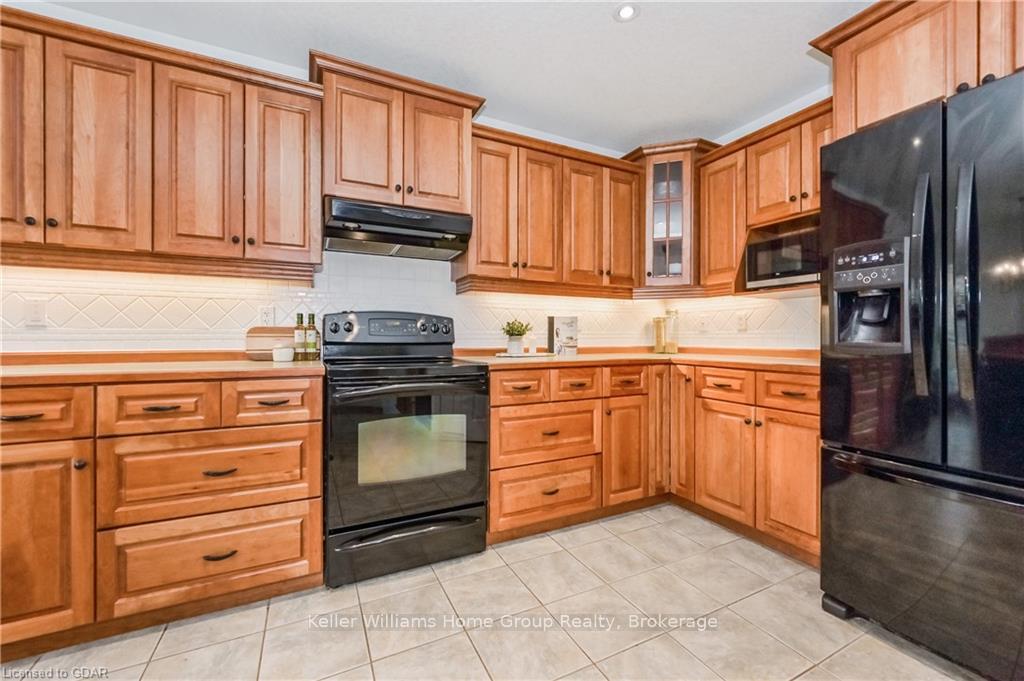 Photo 16 of 115 Andrews Dr W, Mapleton, Rural Mapleton — HOMEH