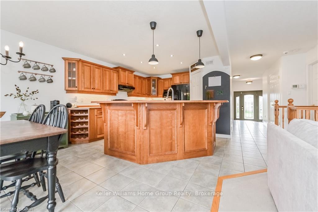 Photo 17 of 115 Andrews Dr W, Mapleton, Rural Mapleton — HOMEH