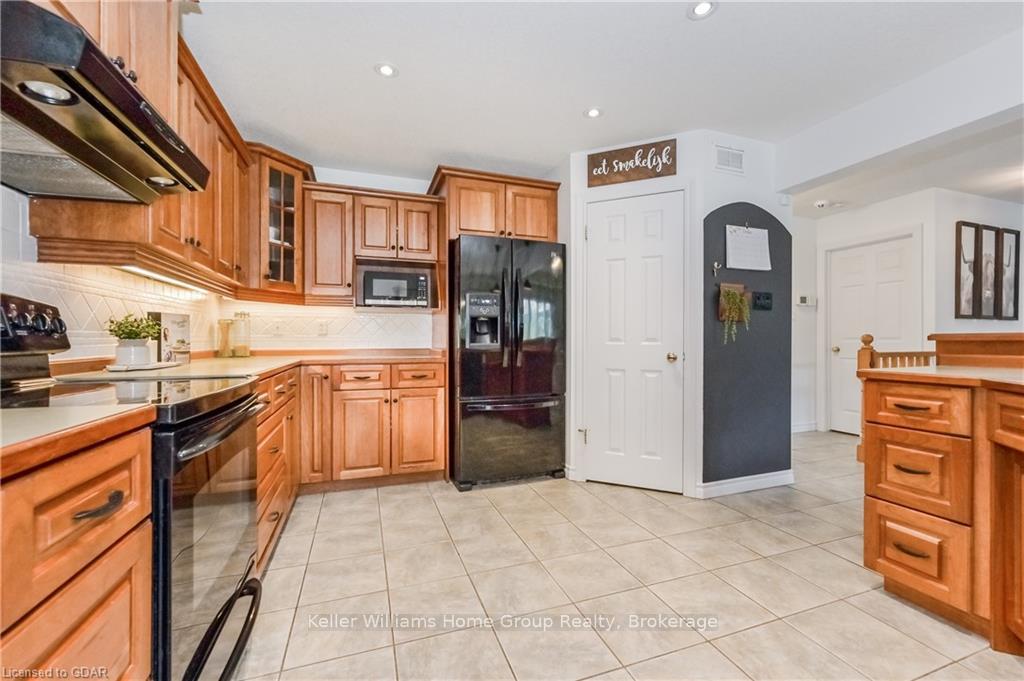 Photo 19 of 115 Andrews Dr W, Mapleton, Rural Mapleton — HOMEH