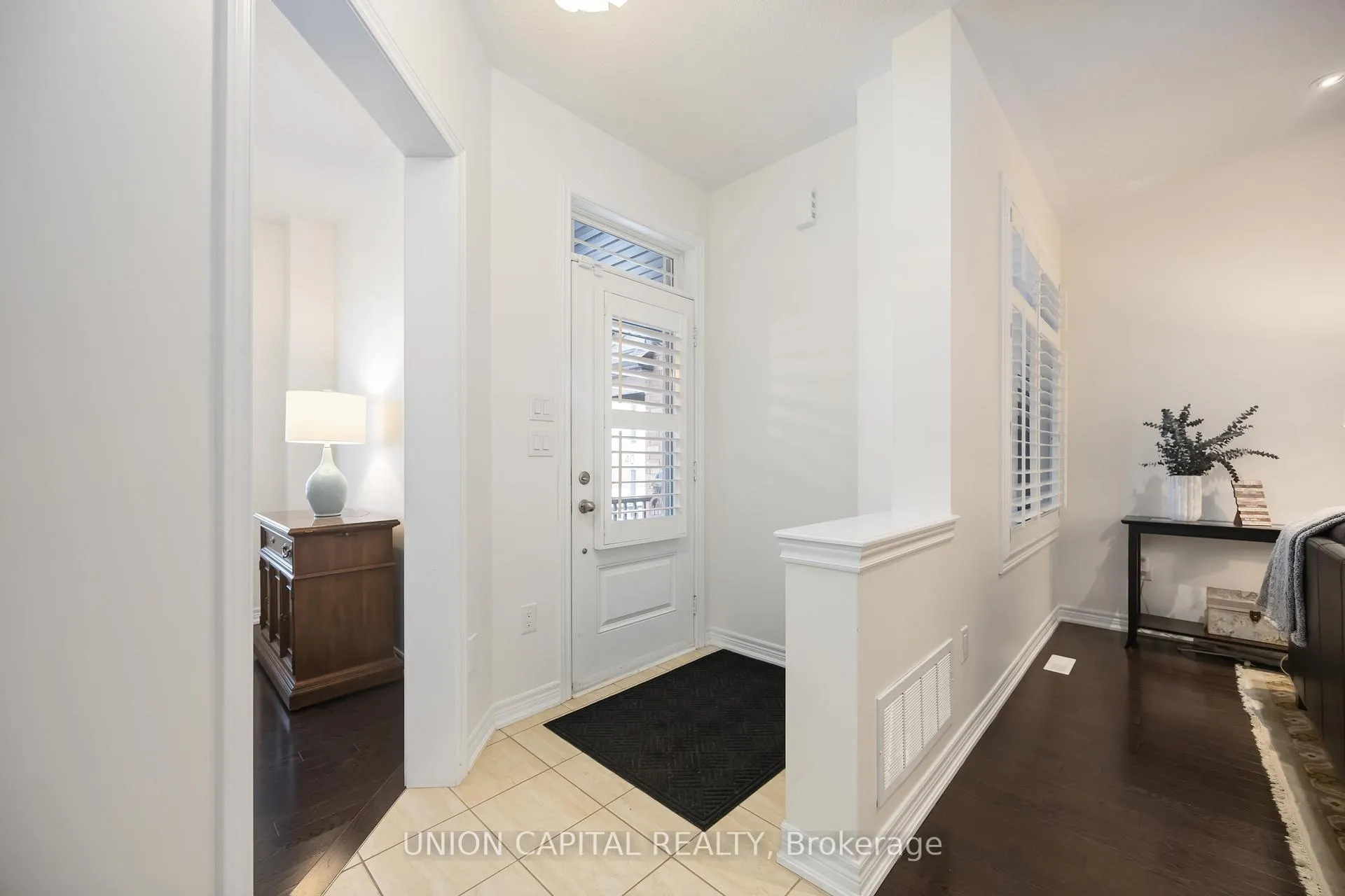 Photo 4 of 526 Church Street, Markham, Cornell — HOMEH