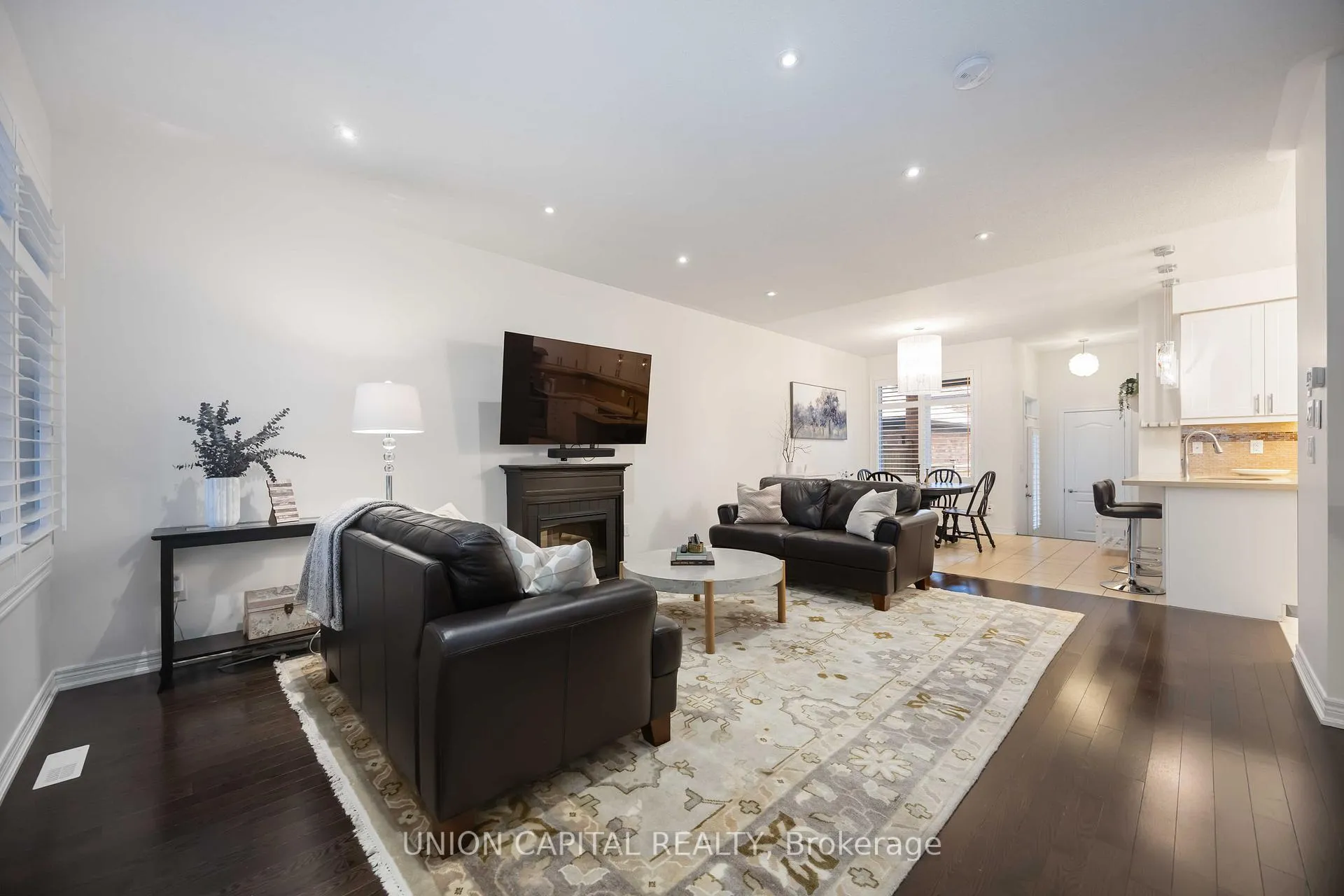 Photo 12 of 526 Church Street, Markham, Cornell — HOMEH