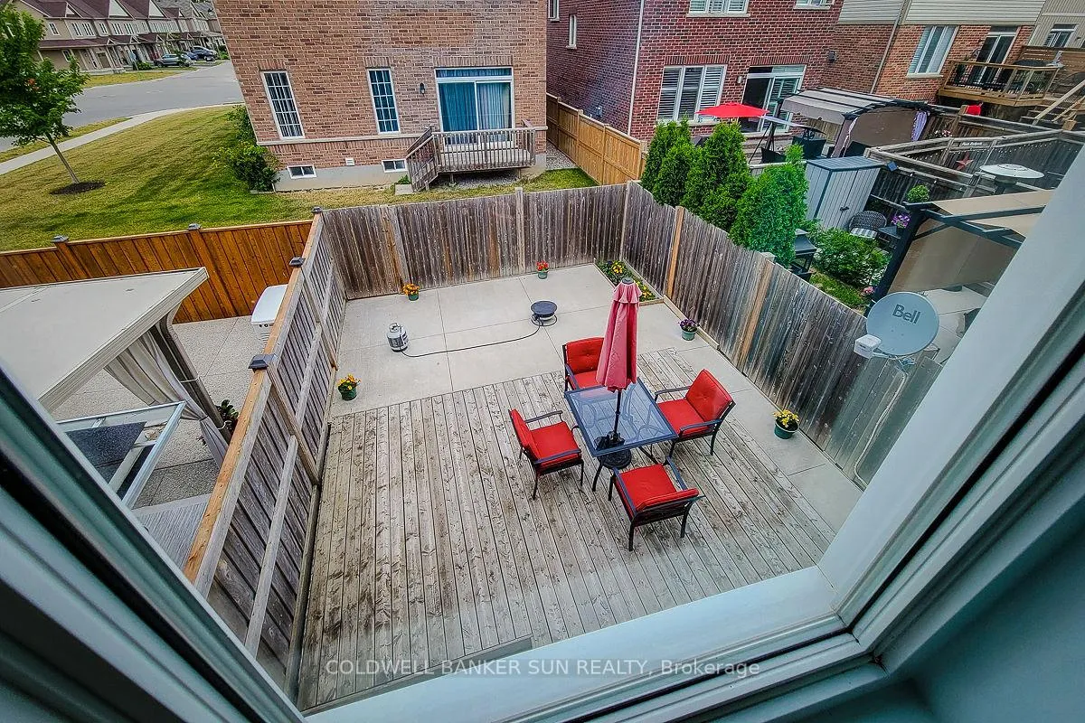 Photo 4 of 62 Lynch Crescent, Hamilton, Binbrook — HOMEH