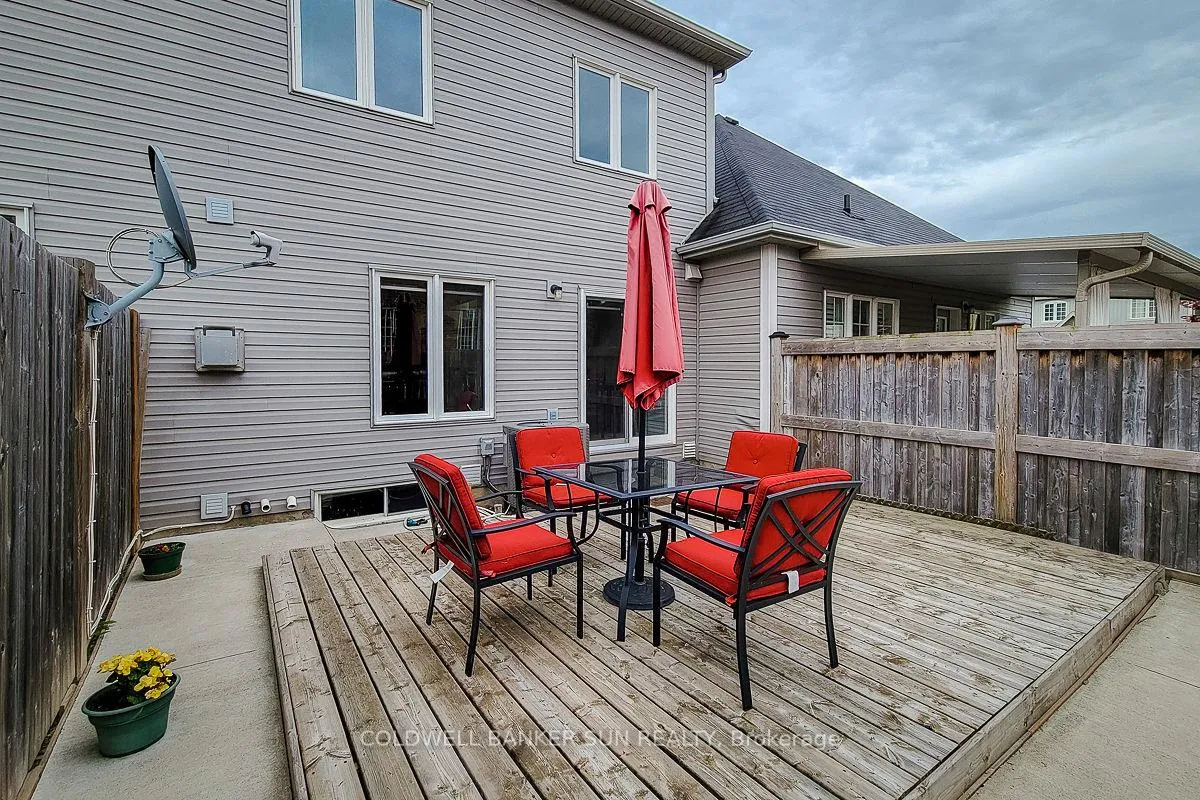 Photo 5 of 62 Lynch Crescent, Hamilton, Binbrook — HOMEH