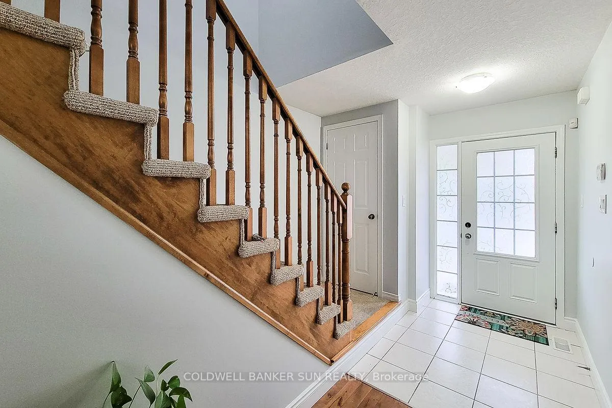 Photo 6 of 62 Lynch Crescent, Hamilton, Binbrook — HOMEH