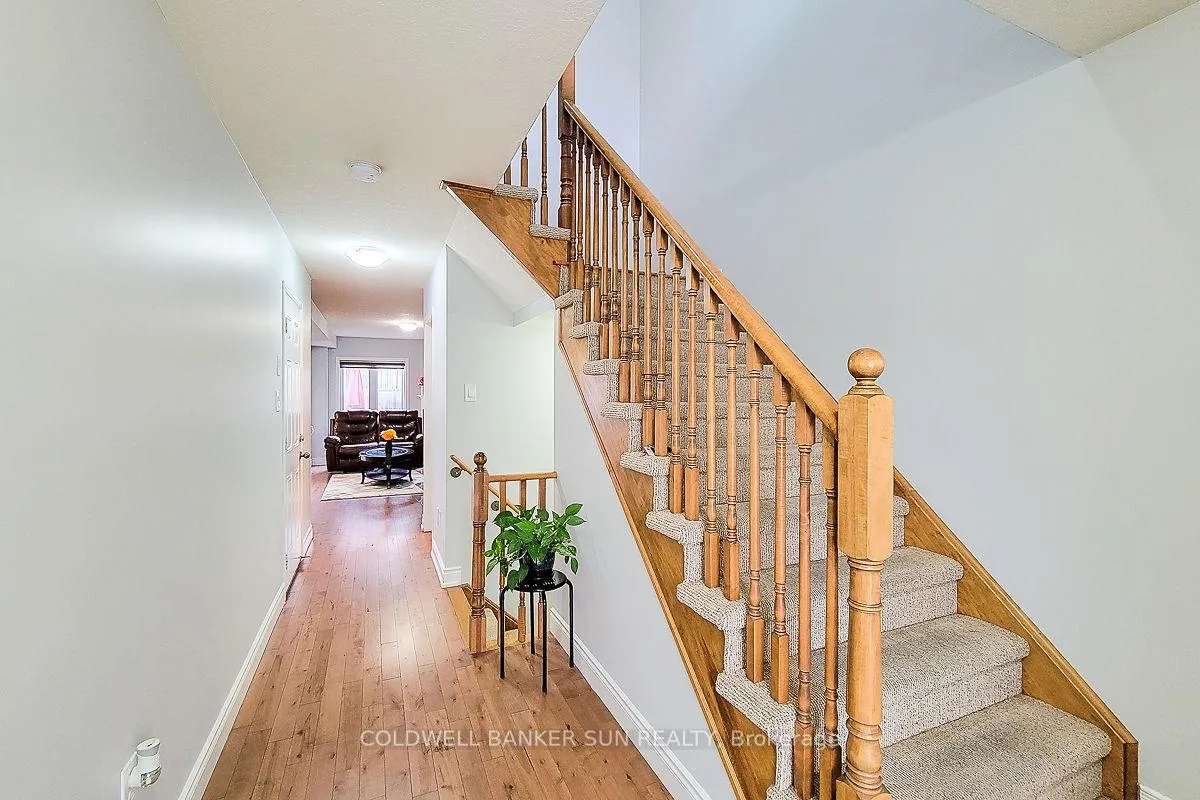 Photo 7 of 62 Lynch Crescent, Hamilton, Binbrook — HOMEH