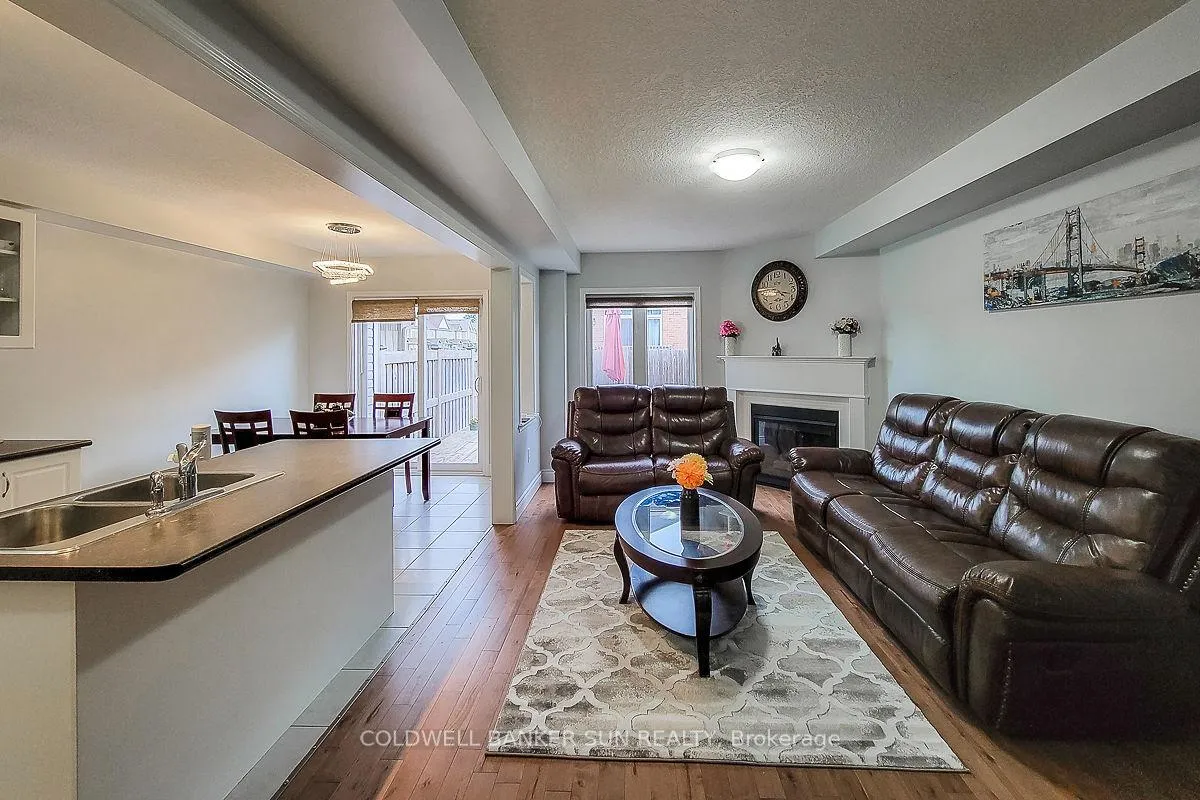 Photo 8 of 62 Lynch Crescent, Hamilton, Binbrook — HOMEH