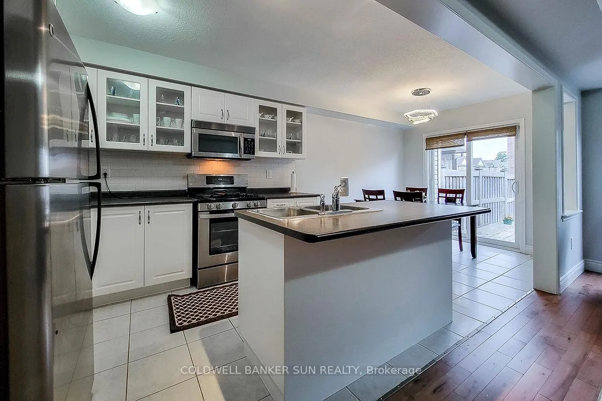 Photo 9 of 62 Lynch Crescent, Hamilton, Binbrook — HOMEH