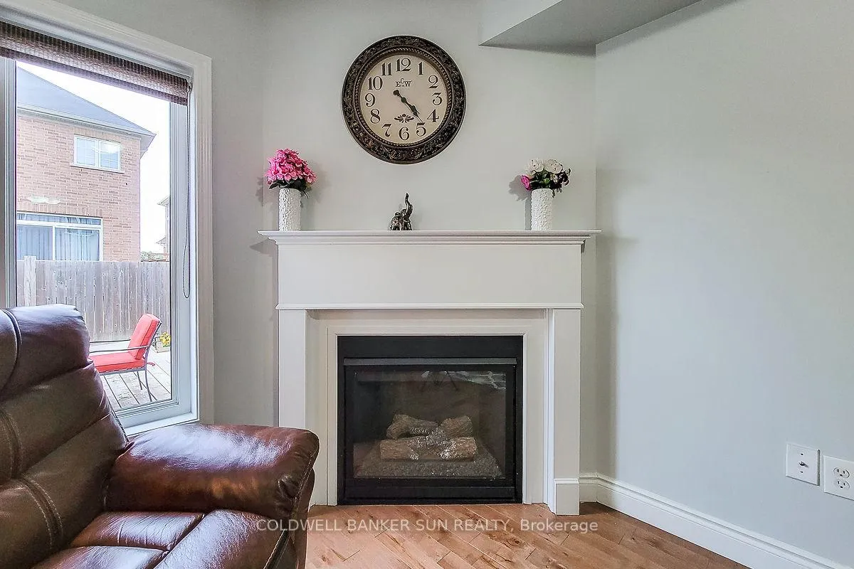 Photo 11 of 62 Lynch Crescent, Hamilton, Binbrook — HOMEH