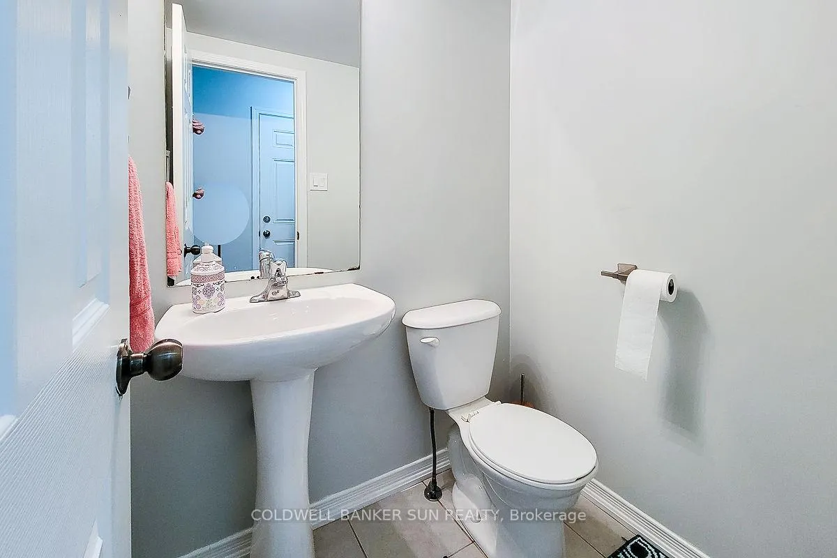 Photo 20 of 62 Lynch Crescent, Hamilton, Binbrook — HOMEH