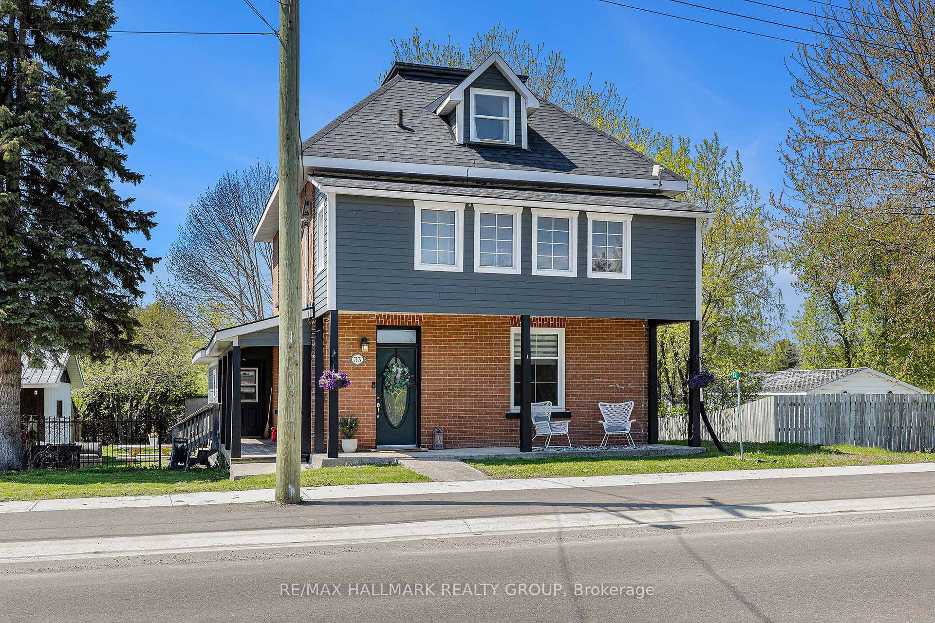 Front of 33 River Road