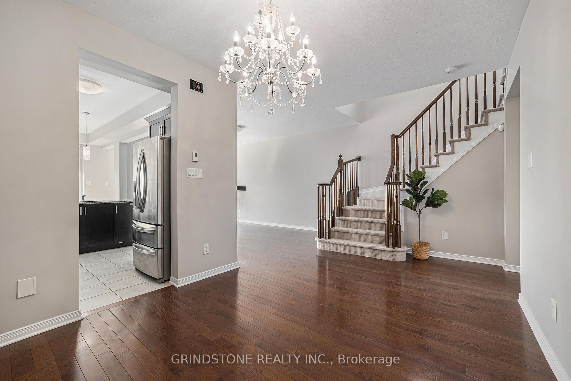 Photo 7 of 117 Westphalian Avenue, Ottawa, Kanata - Emerald Meadows/Trailwest — HOMEH