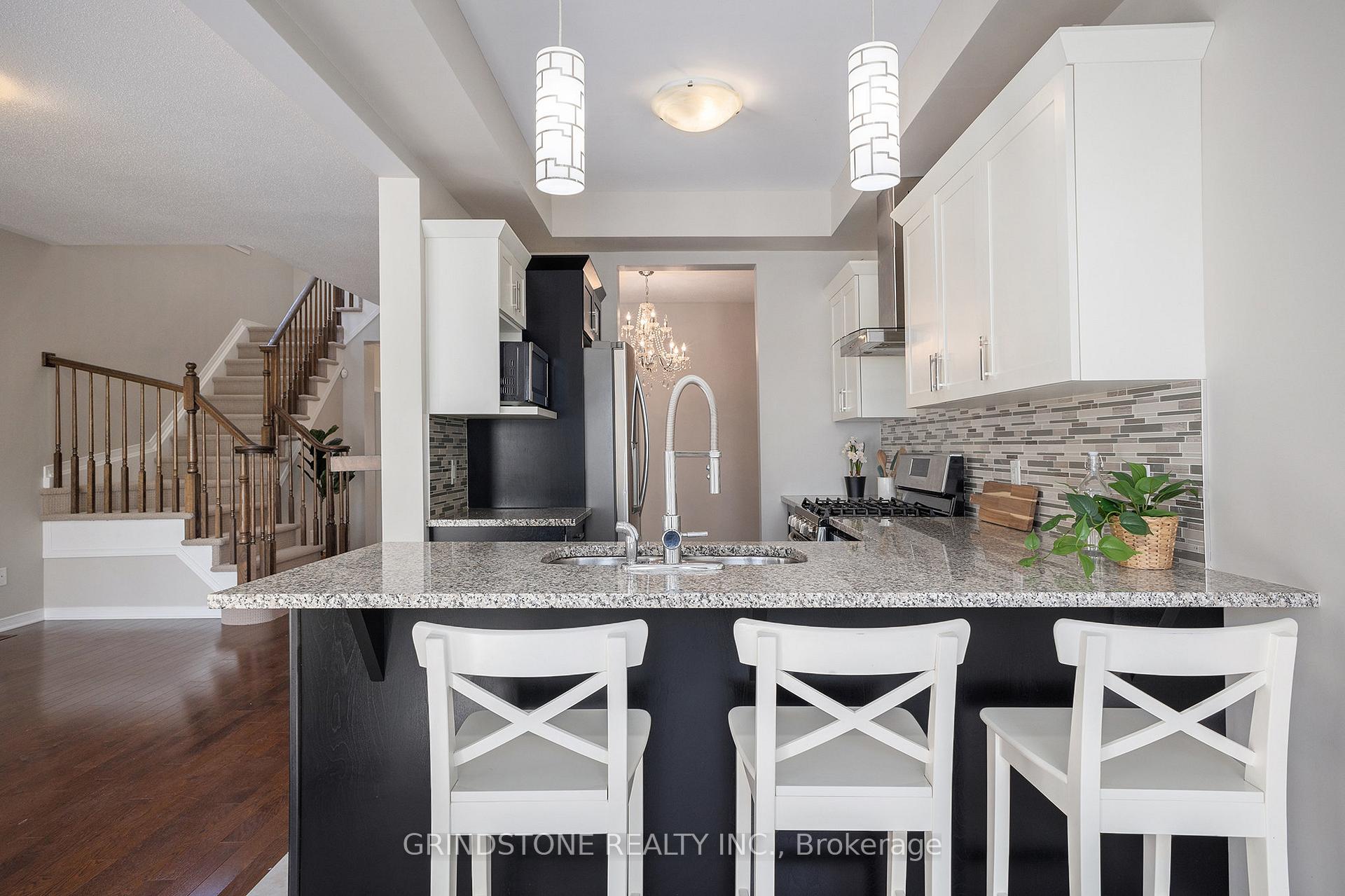Photo 11 of 117 Westphalian Avenue, Ottawa, Kanata - Emerald Meadows/Trailwest — HOMEH