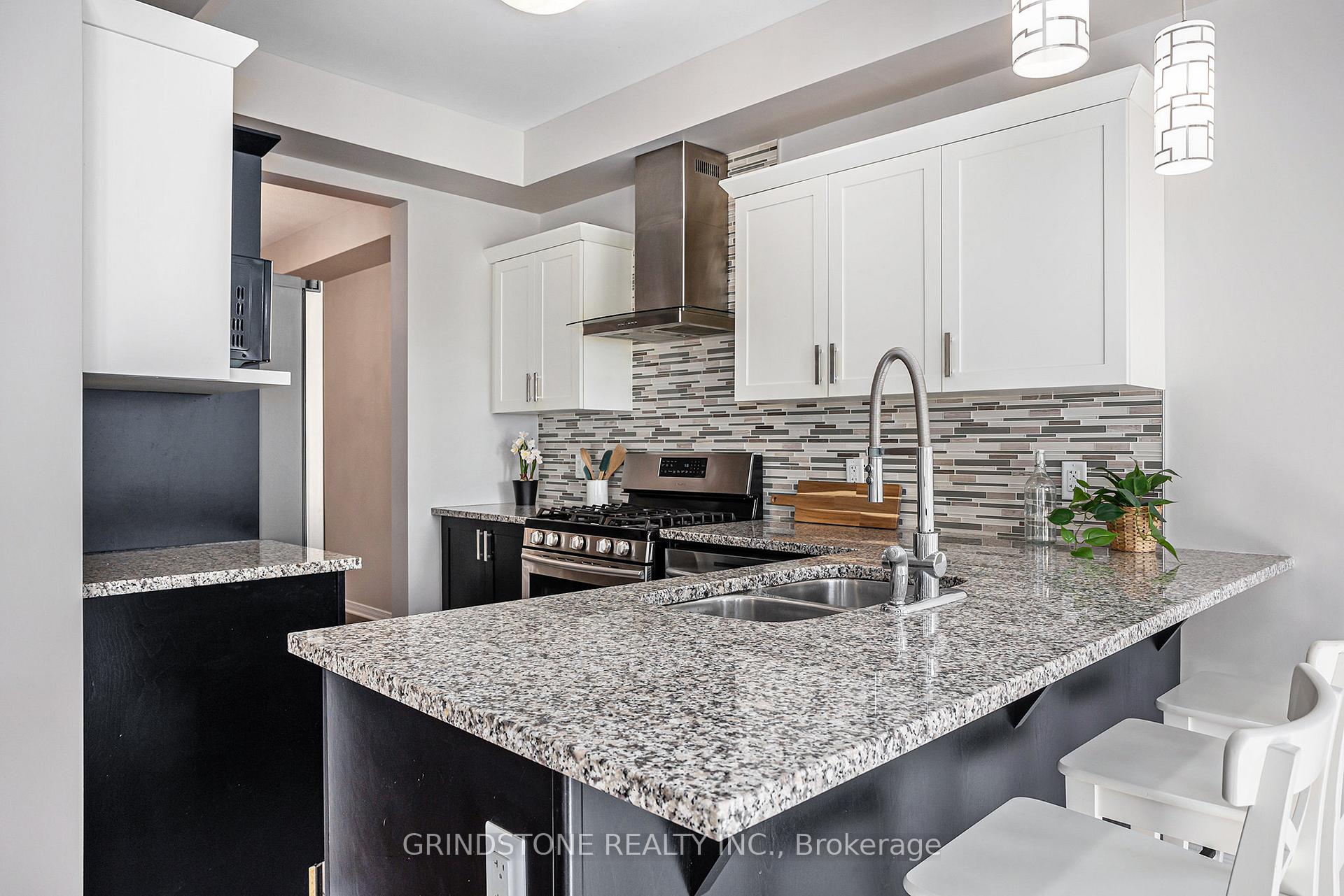 Photo 12 of 117 Westphalian Avenue, Ottawa, Kanata - Emerald Meadows/Trailwest — HOMEH