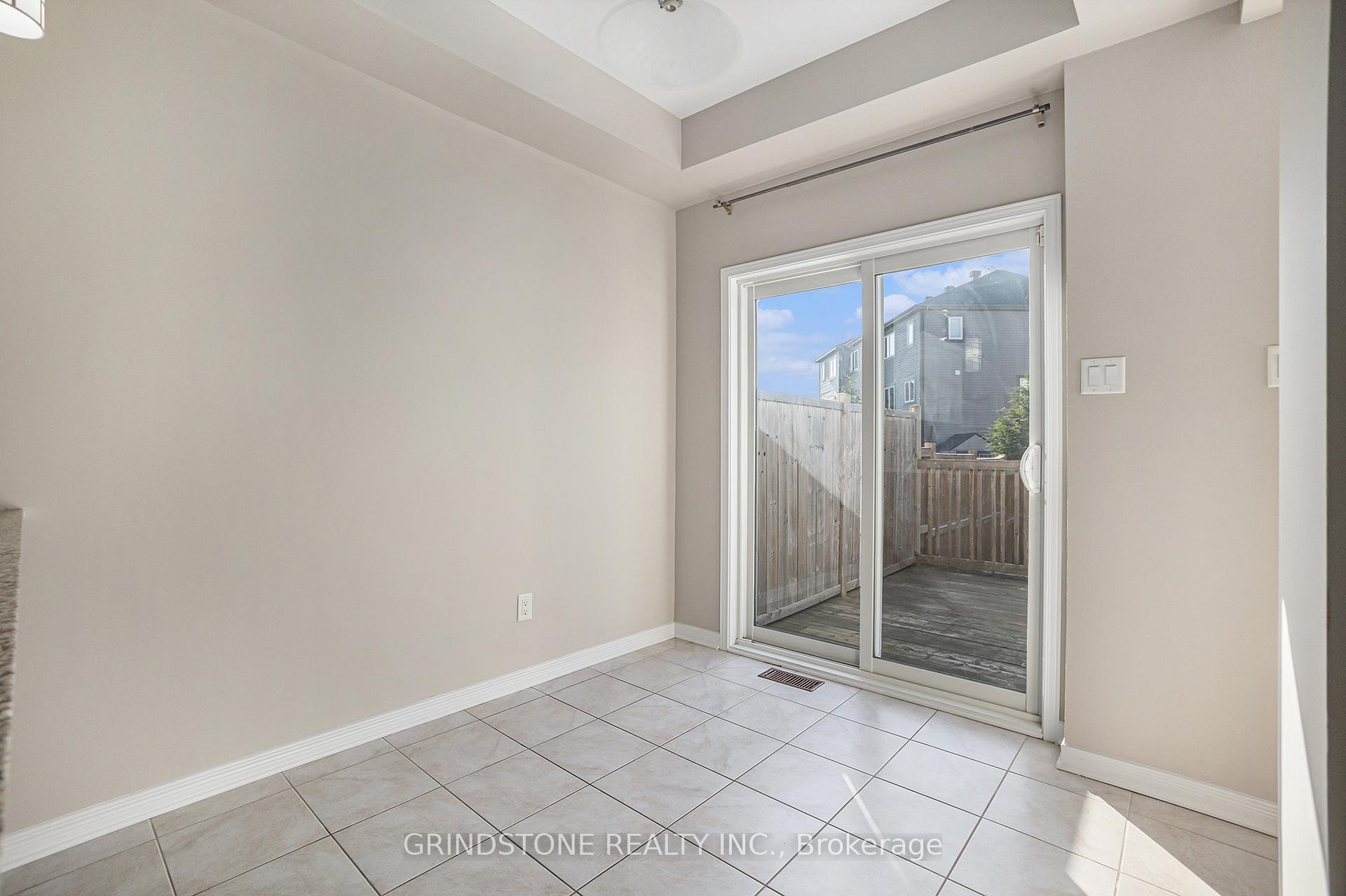Photo 15 of 117 Westphalian Avenue, Ottawa, Kanata - Emerald Meadows/Trailwest — HOMEH