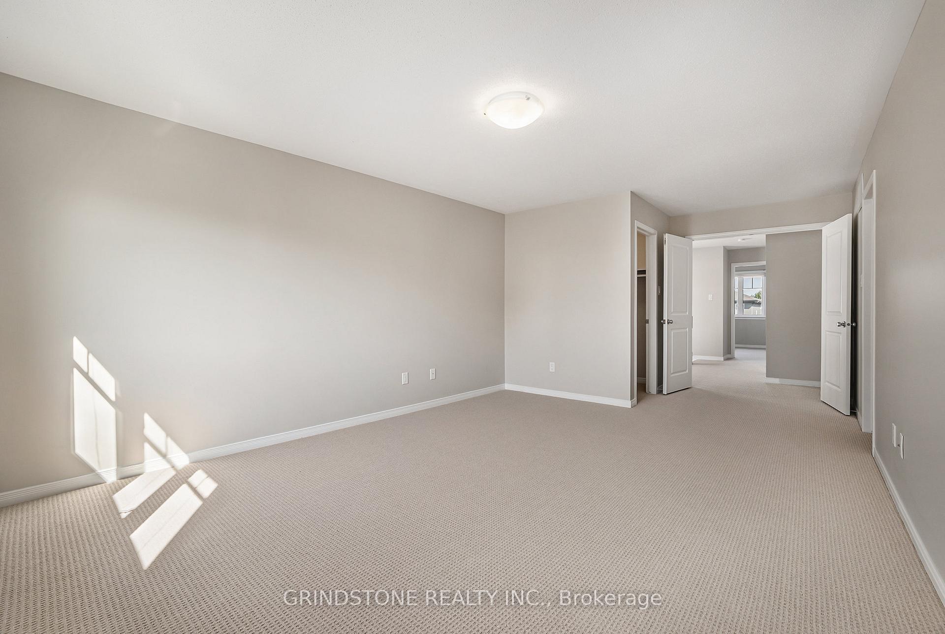 Photo 19 of 117 Westphalian Avenue, Ottawa, Kanata - Emerald Meadows/Trailwest — HOMEH