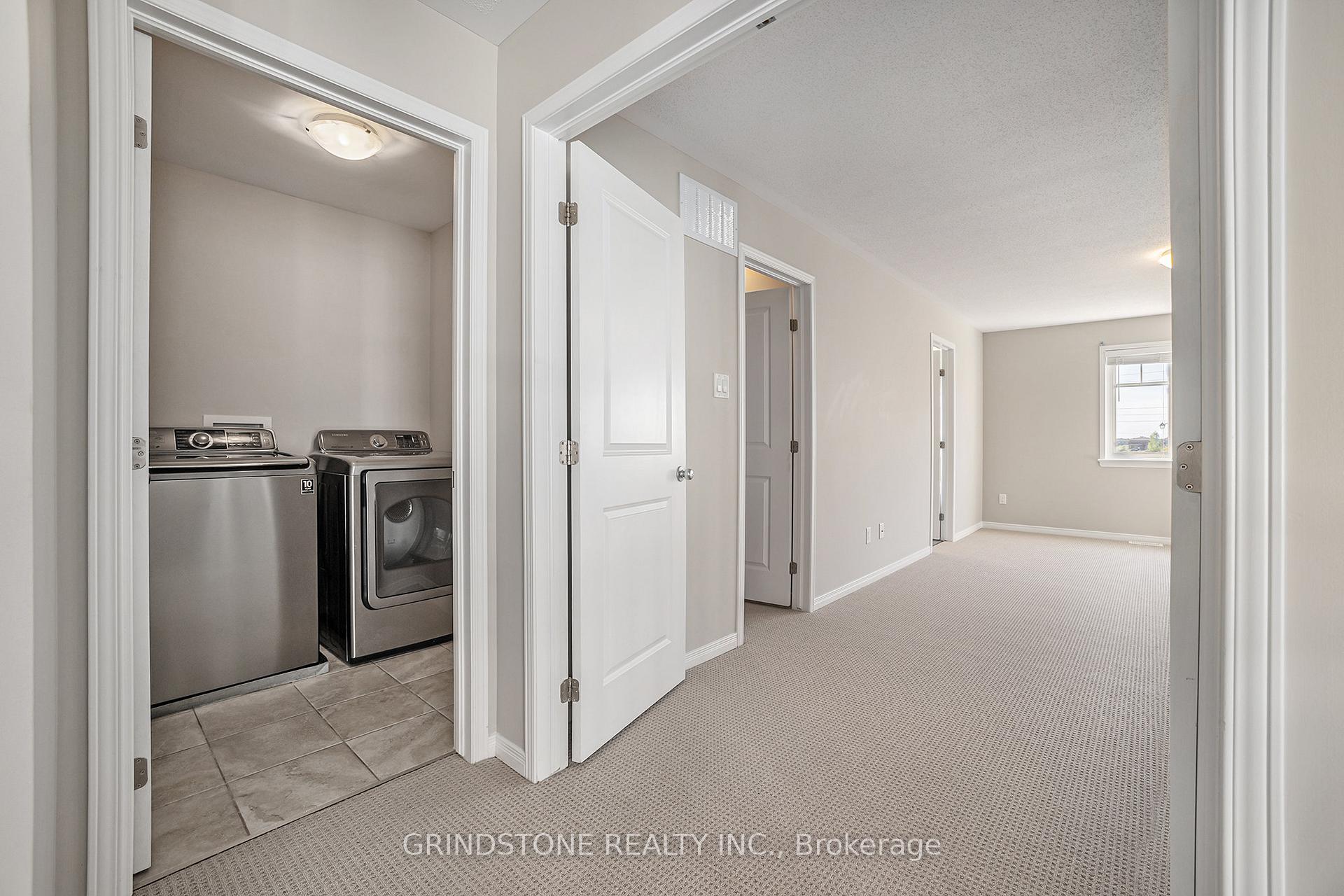 Photo 29 of 117 Westphalian Avenue, Ottawa, Kanata - Emerald Meadows/Trailwest — HOMEH