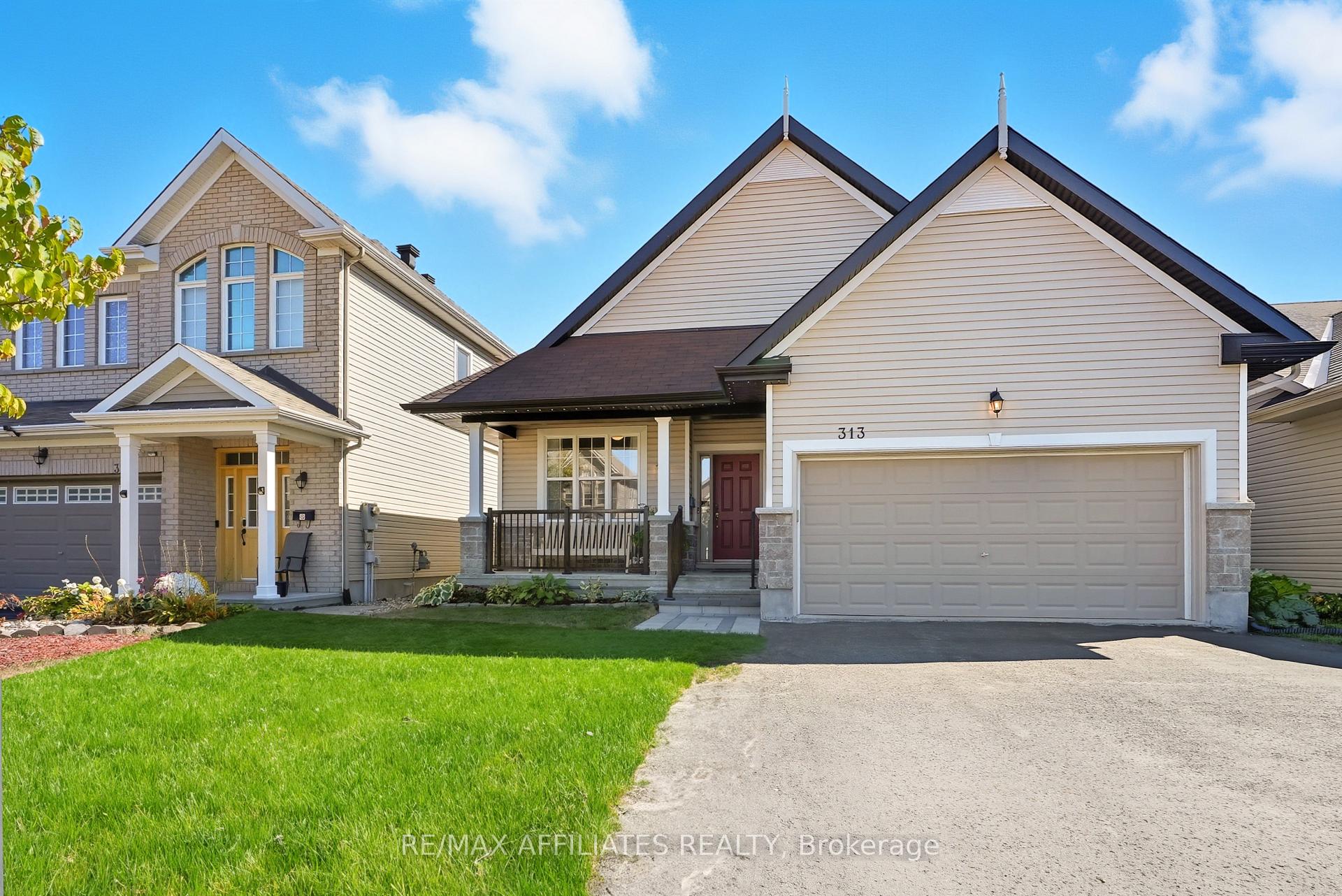 Photo 2 of 313 Bobolink Ridge N, Ottawa, Kanata - Emerald Meadows/Trailwest — HOMEH