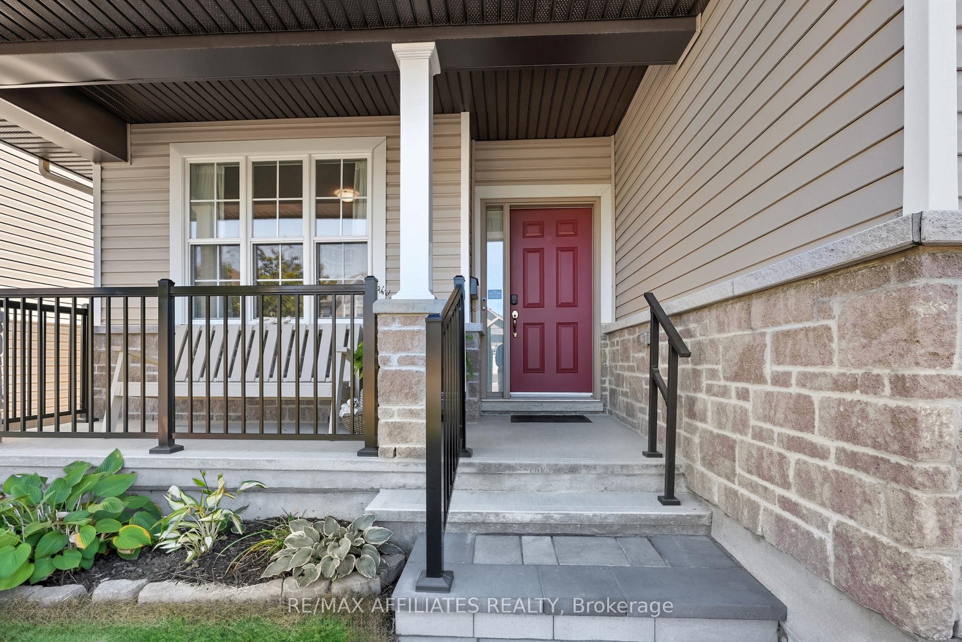 Photo 4 of 313 Bobolink Ridge N, Ottawa, Kanata - Emerald Meadows/Trailwest — HOMEH