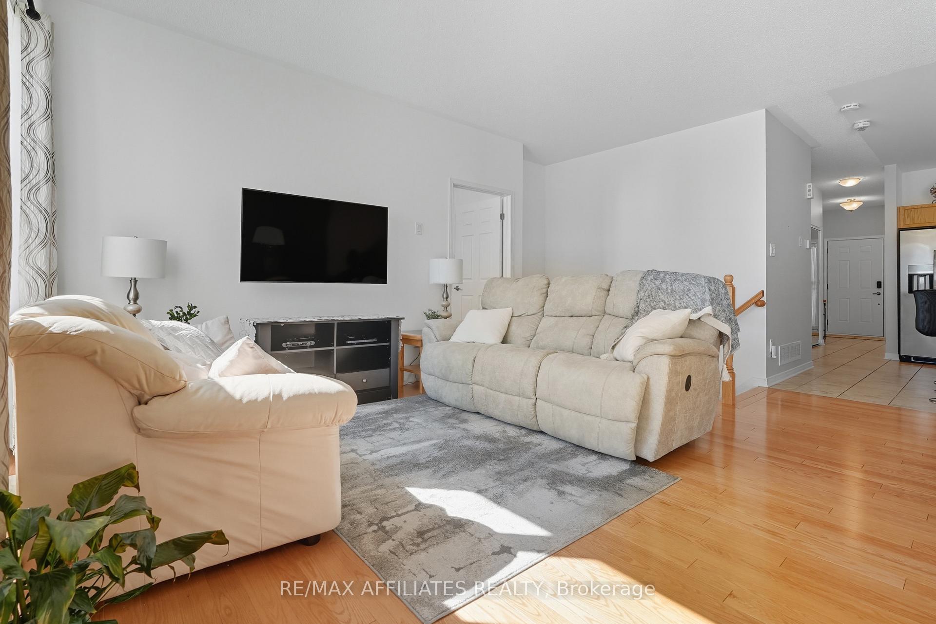 Photo 14 of 313 Bobolink Ridge N, Ottawa, Kanata - Emerald Meadows/Trailwest — HOMEH