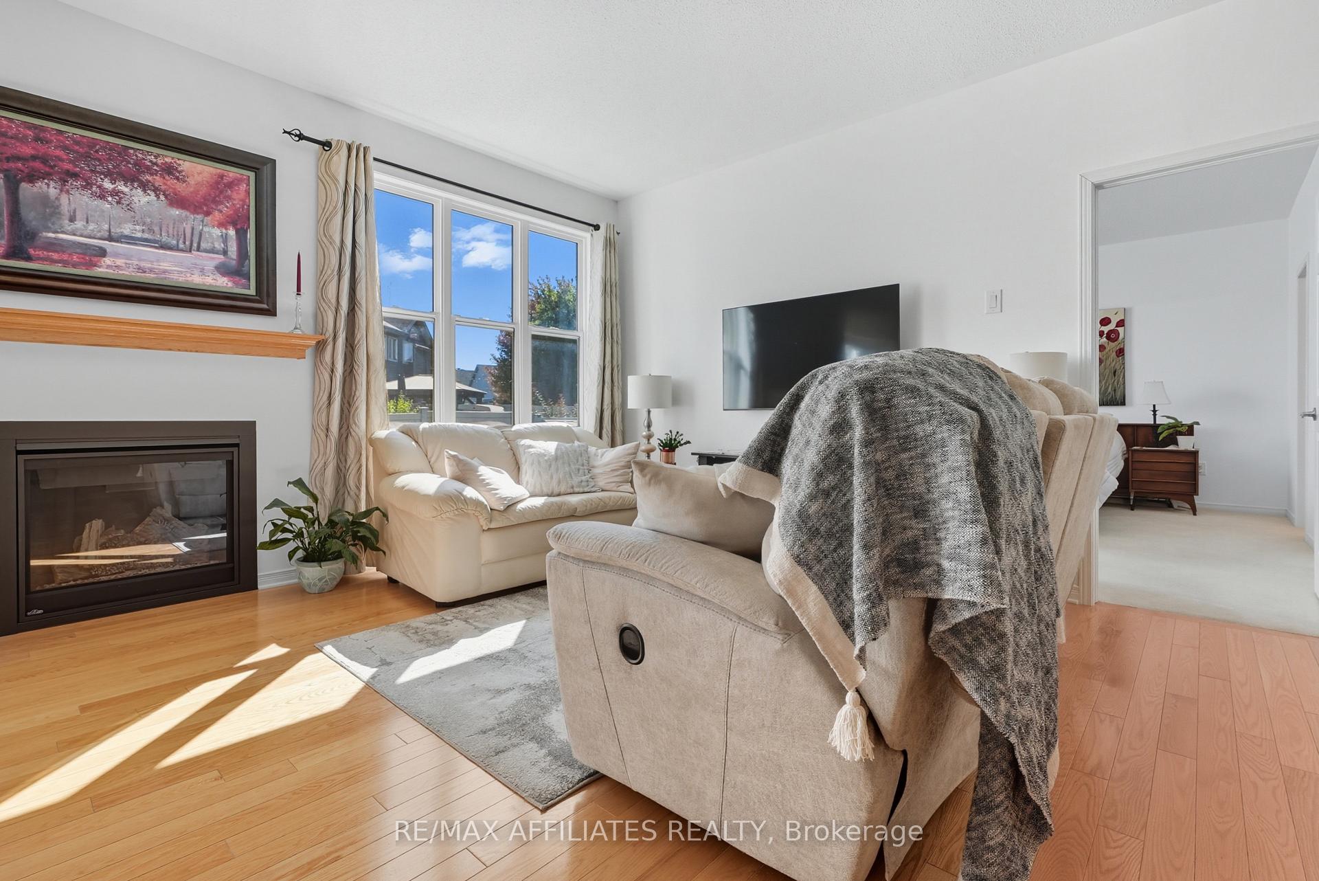 Photo 15 of 313 Bobolink Ridge N, Ottawa, Kanata - Emerald Meadows/Trailwest — HOMEH